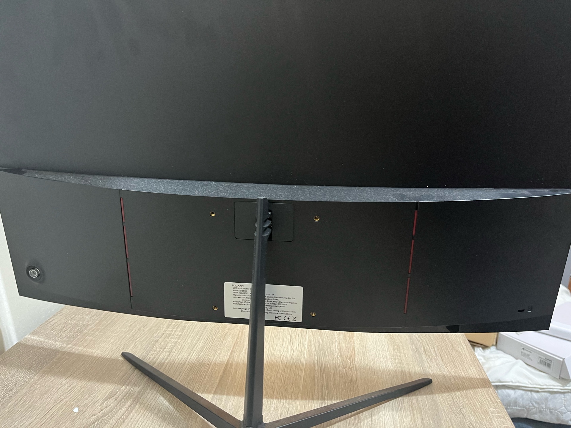 SOOAN 27” Curved 120Hz Monitor & White Monitor Light Bar included. - Image 1