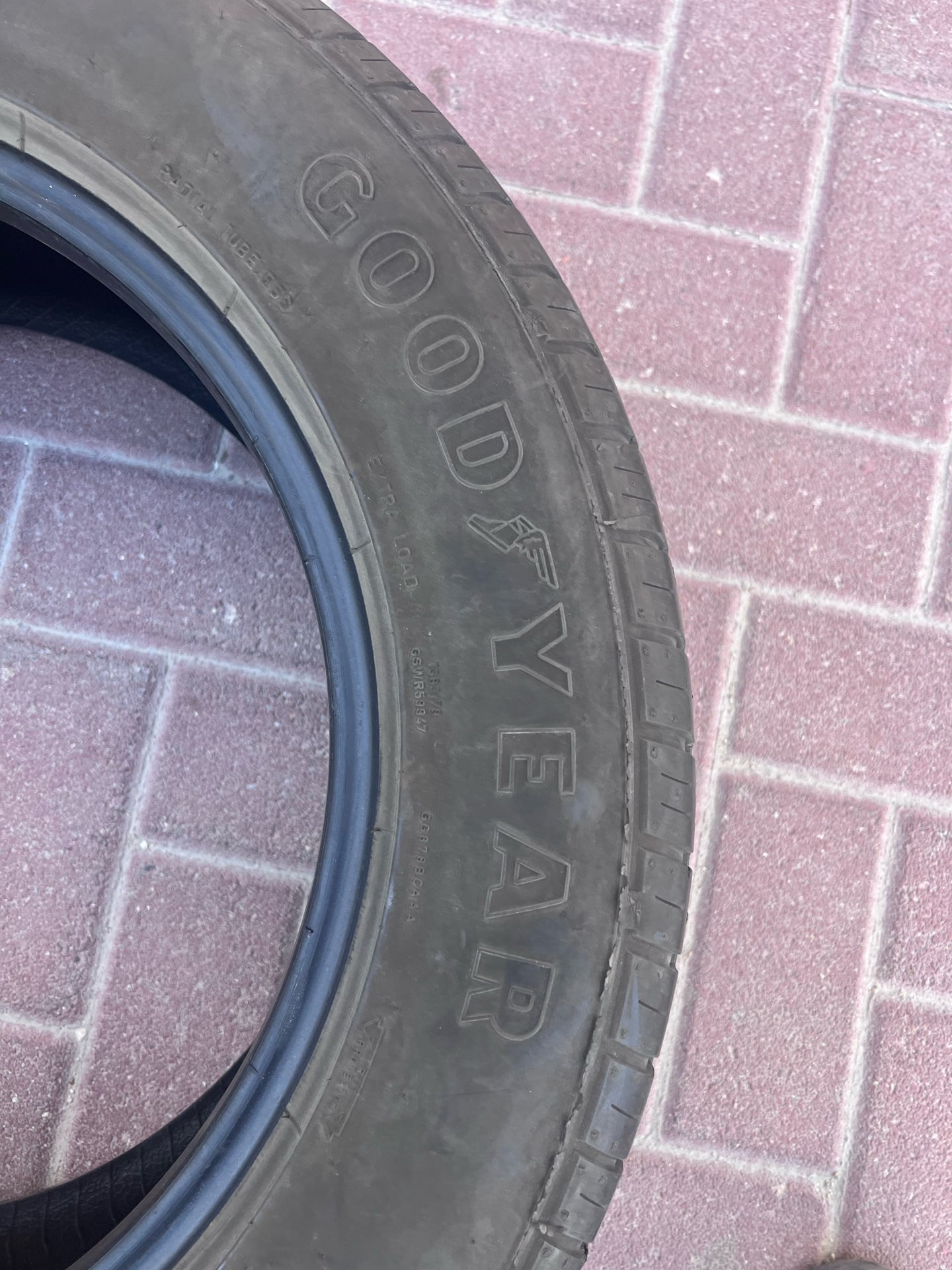 2 Goodyear 255/60R17 - Image 4