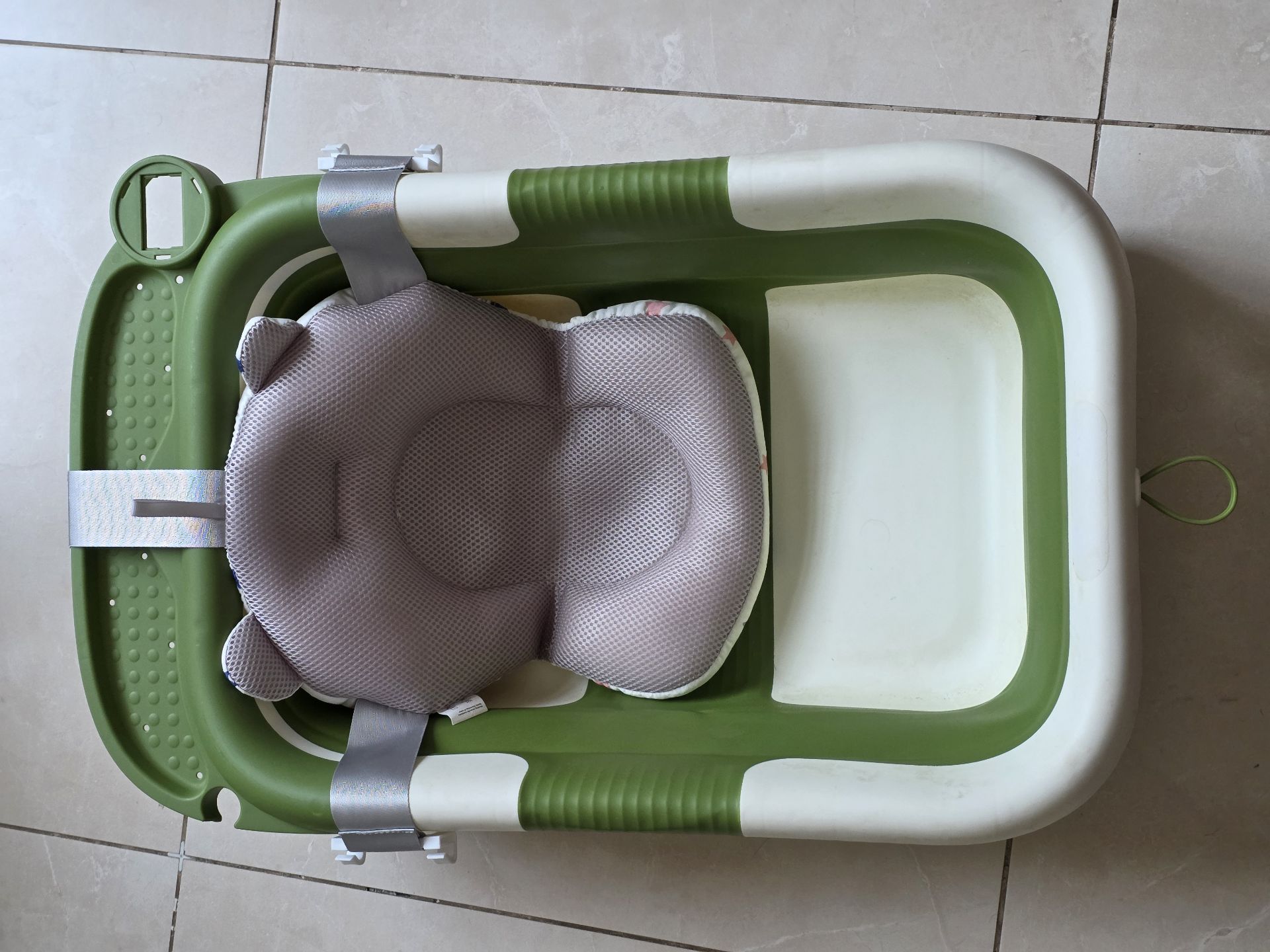 Rarely used baby bath Tub - Image 2