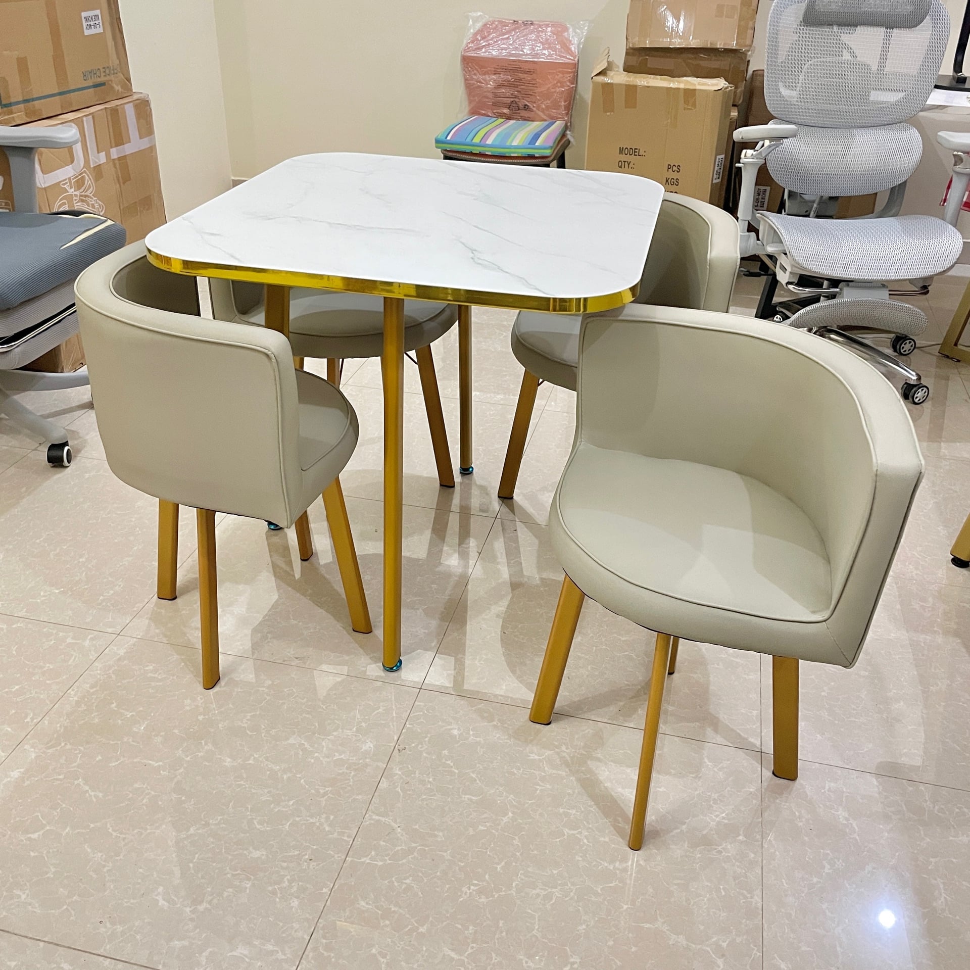 Dining table with dining chair - Image 2