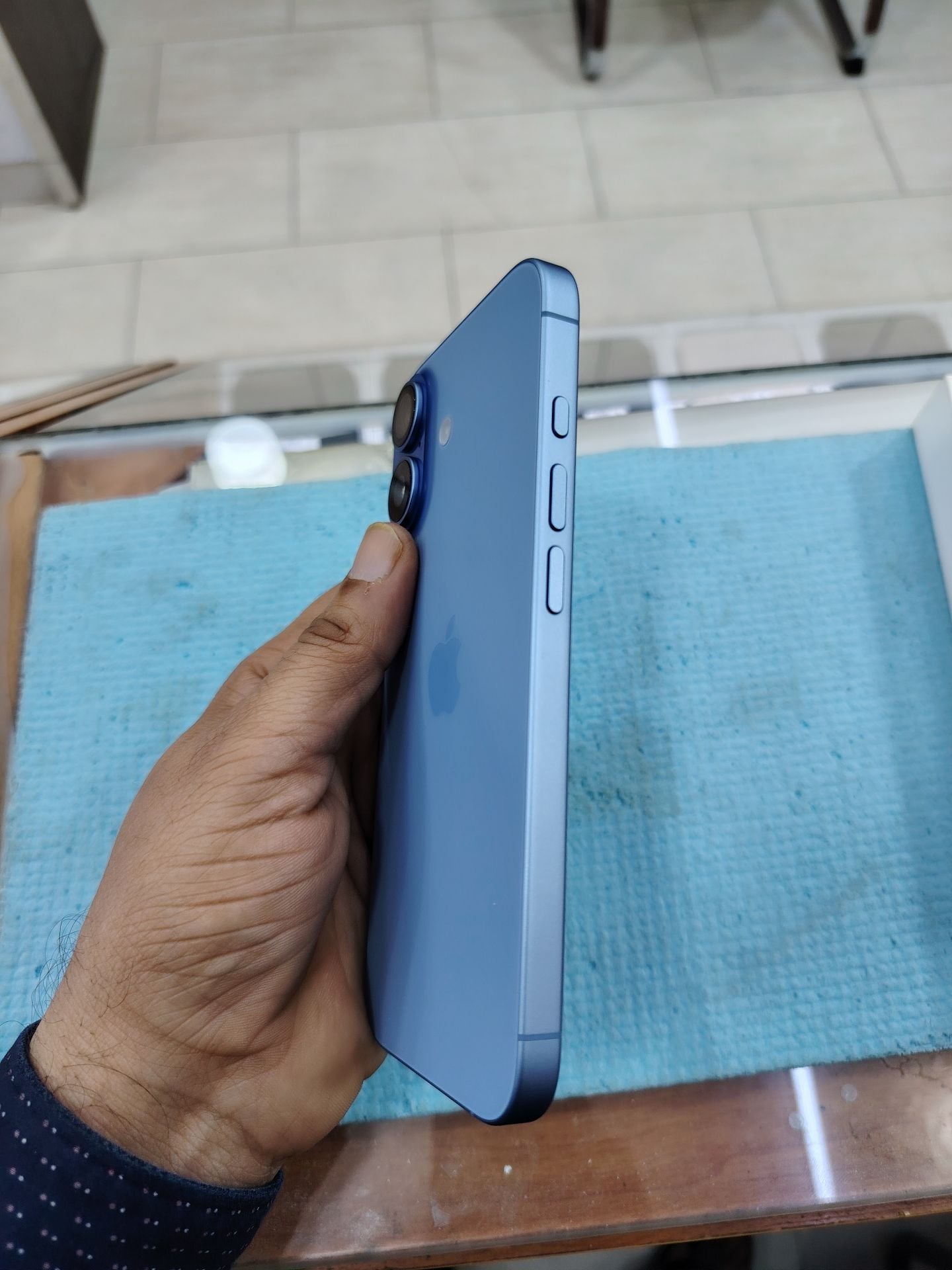 I phone 17 256gb blue  - Image 6