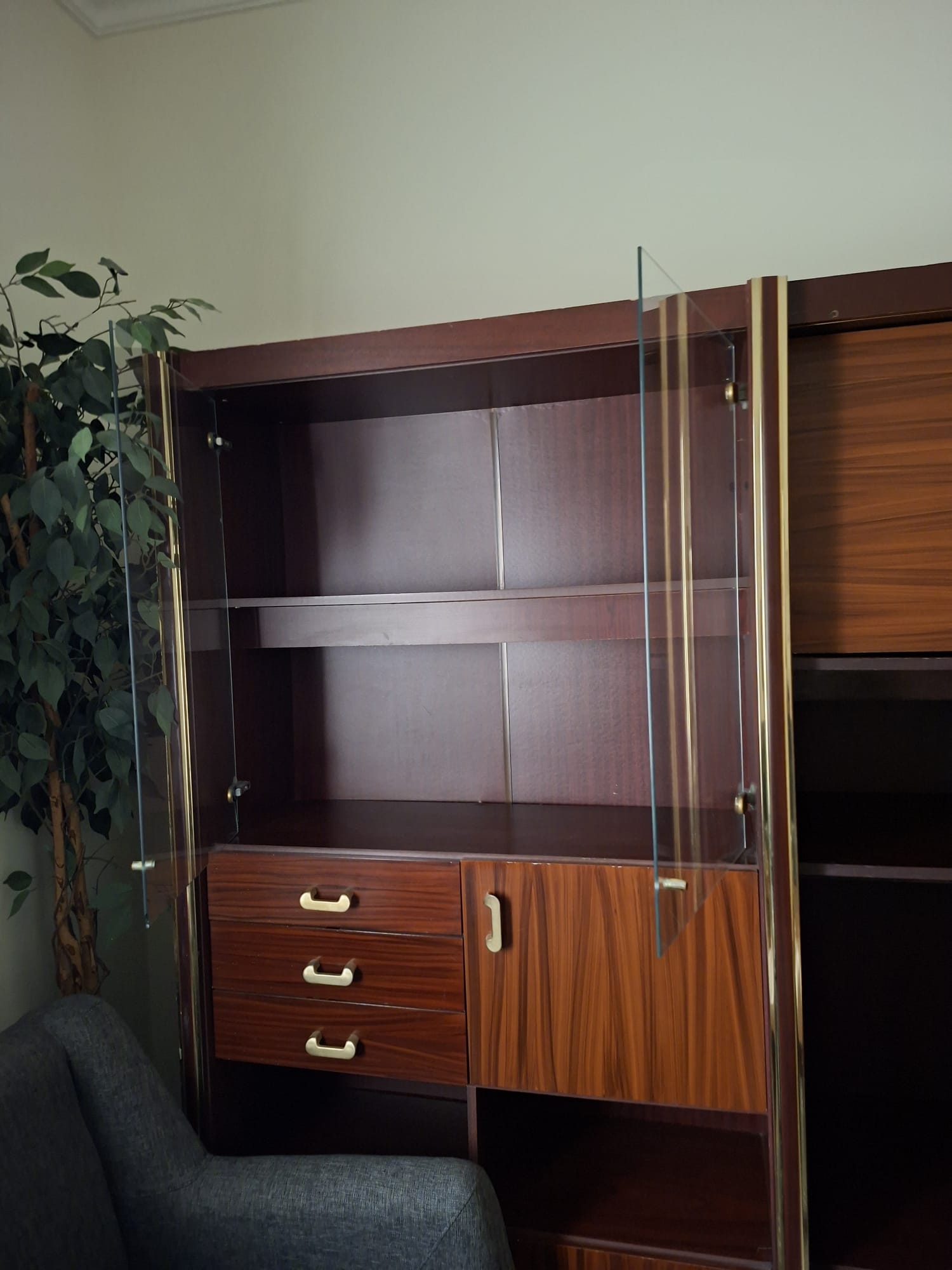 Tv Set With Book Shelves and storage - Image 5