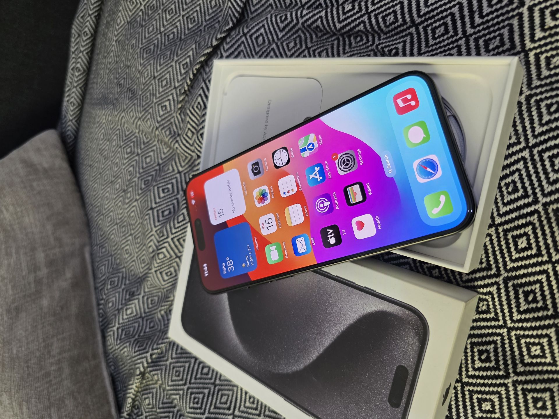 1TB iPhone 15 Pro Max Black - Image 2