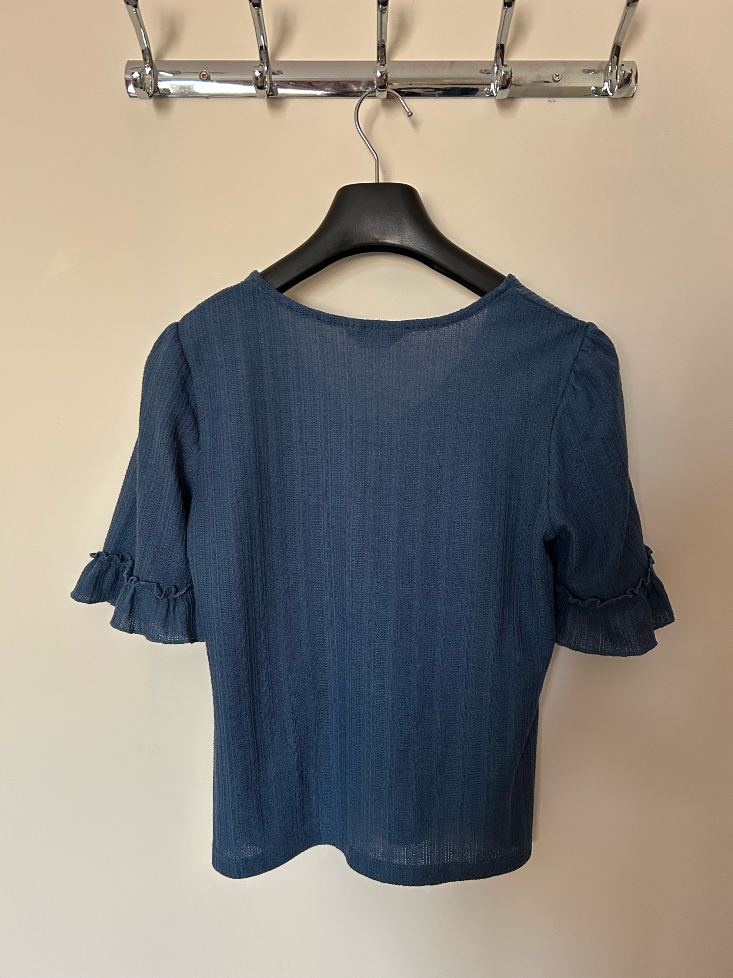 Blouses and T-shirts - Image 4