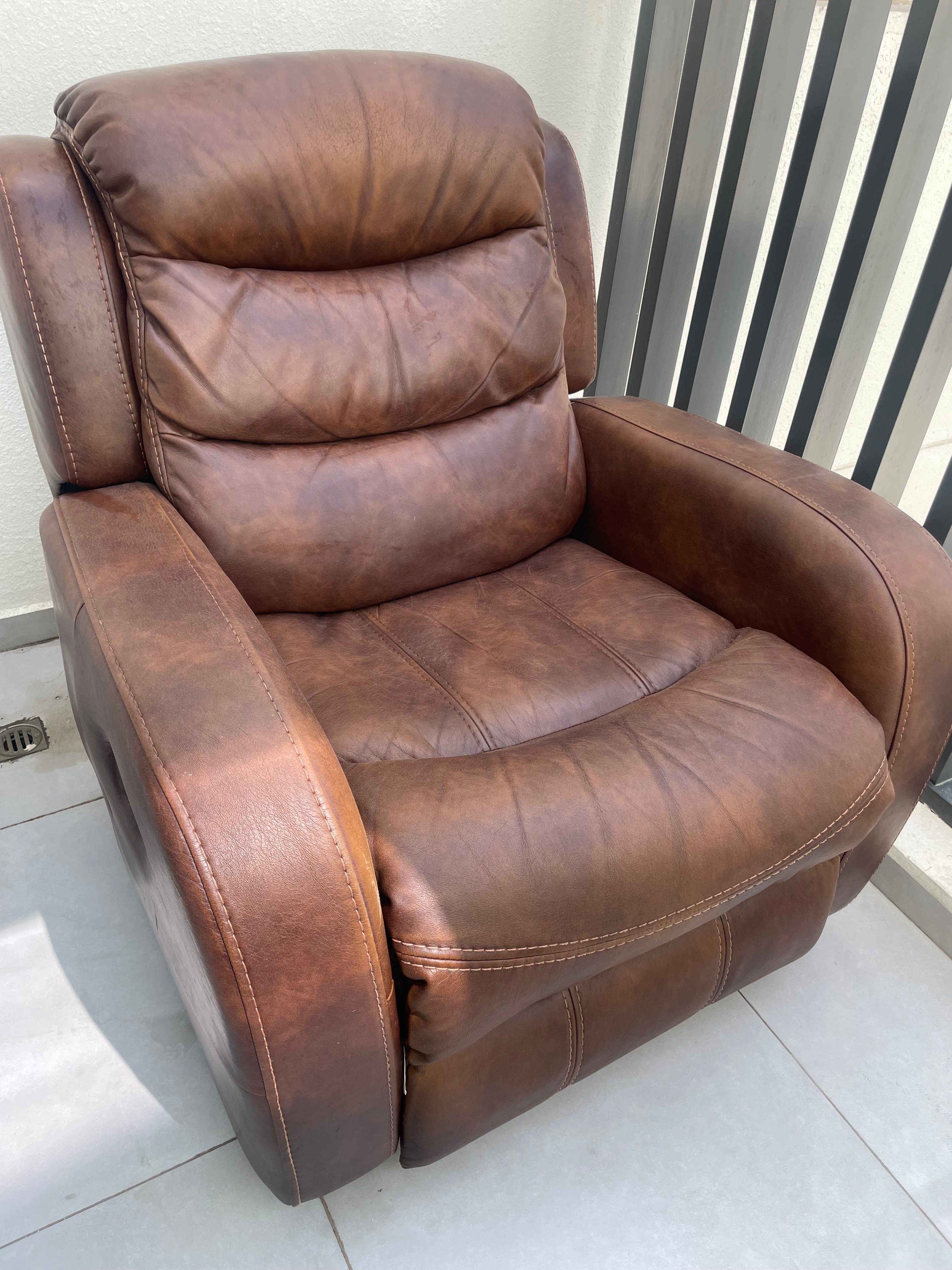 Home center recliner in good condition  - Image 2