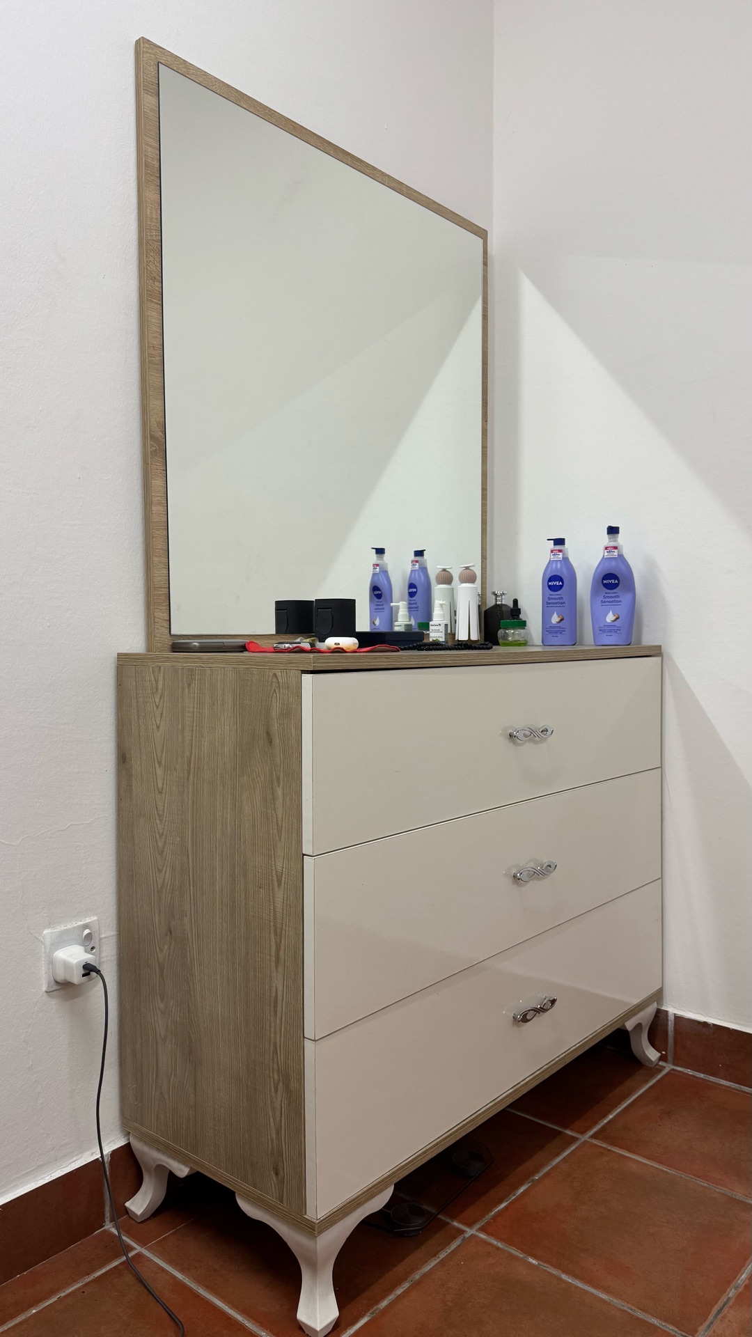 Sliding Wardrobe and Dressing Table - Image 3