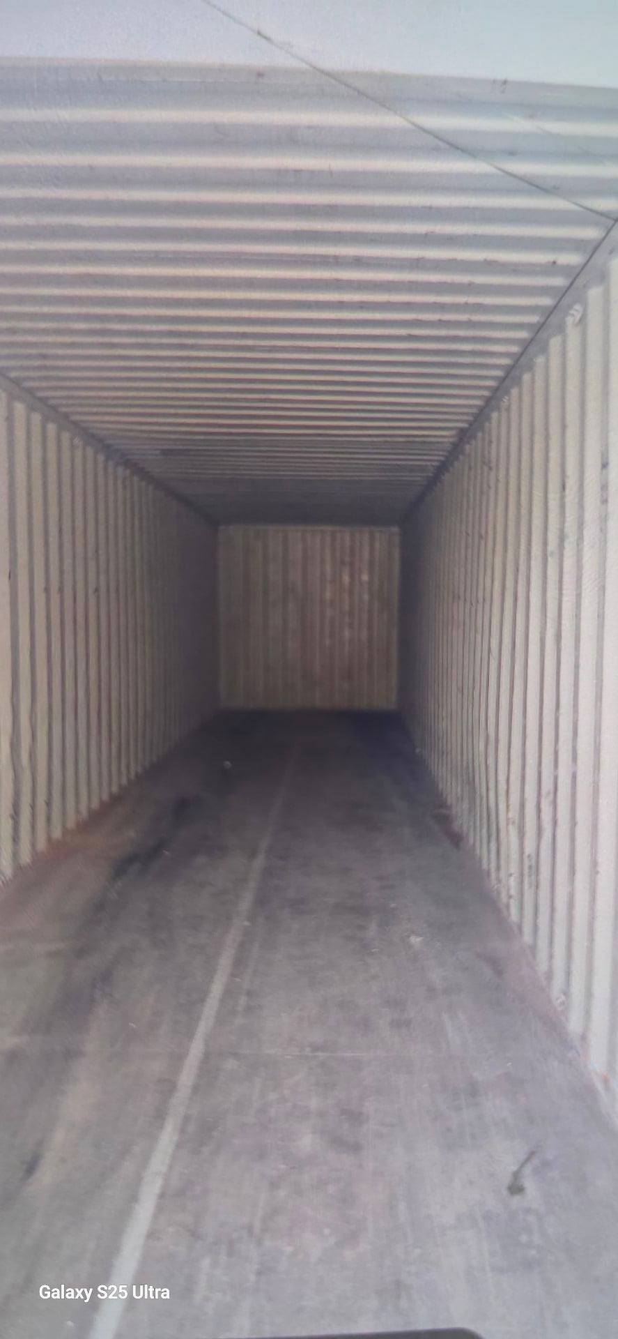 20 Feet &40 feet Containers  - Image 4