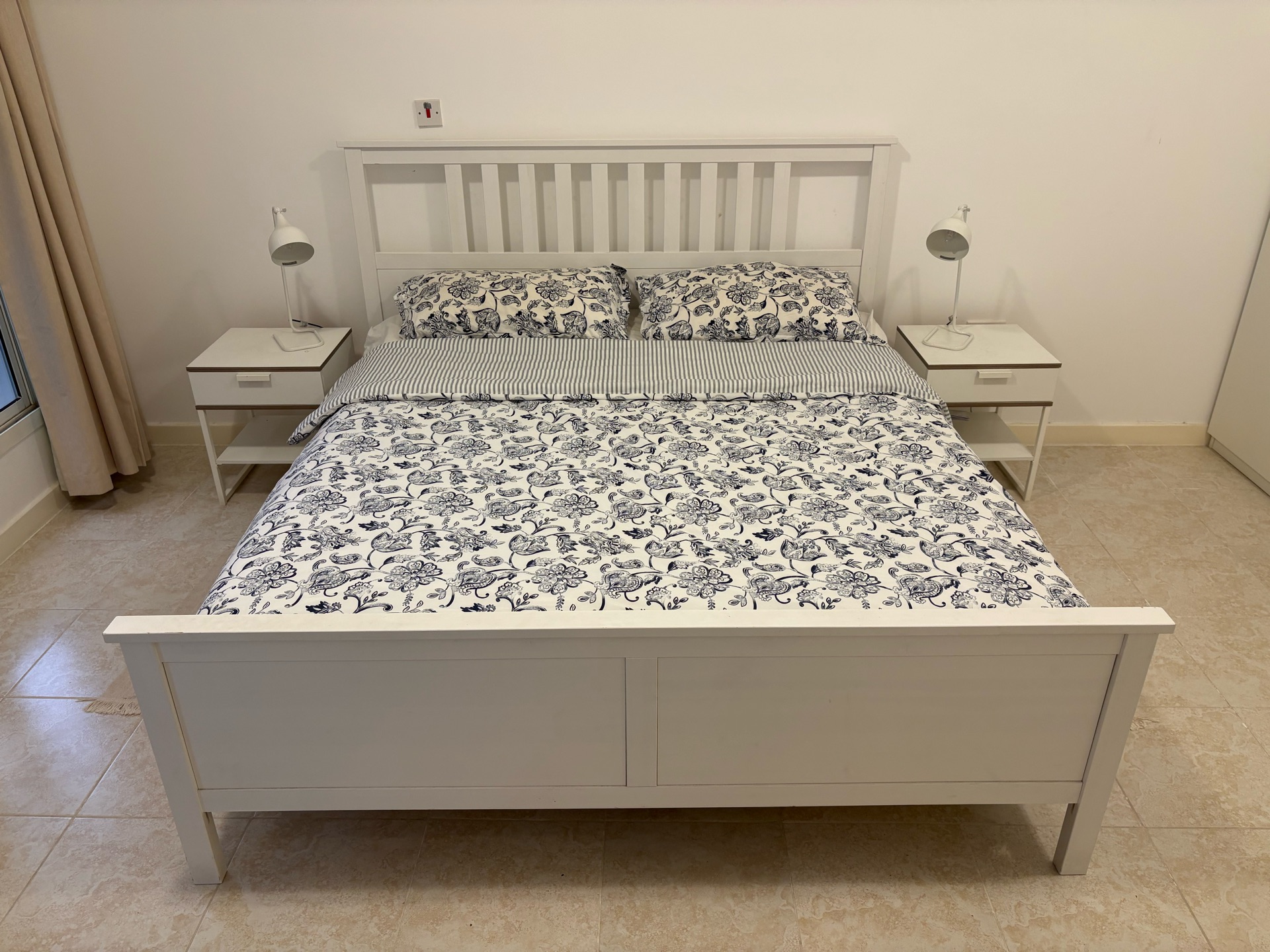 Kingsize bed - Image 1