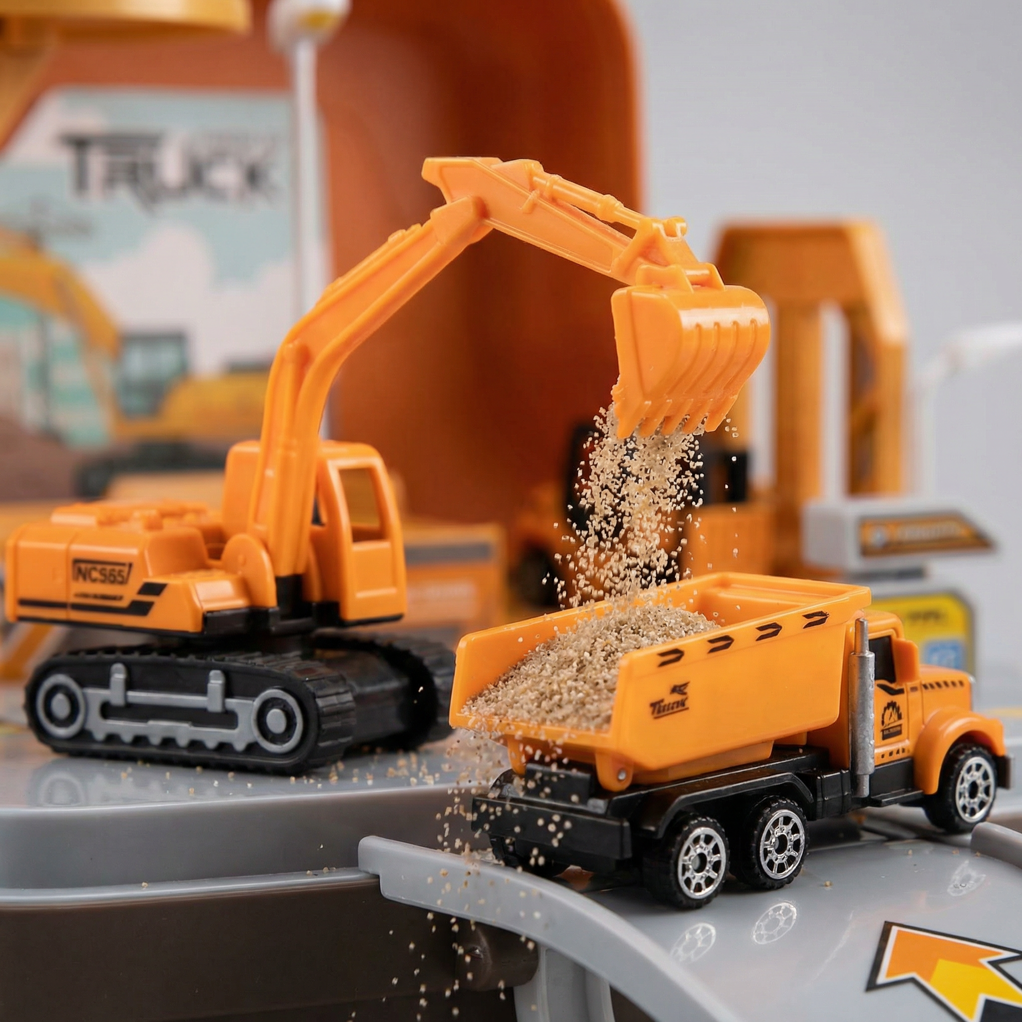 Engineering / Military Truck Suitcase Play Set - Image 4