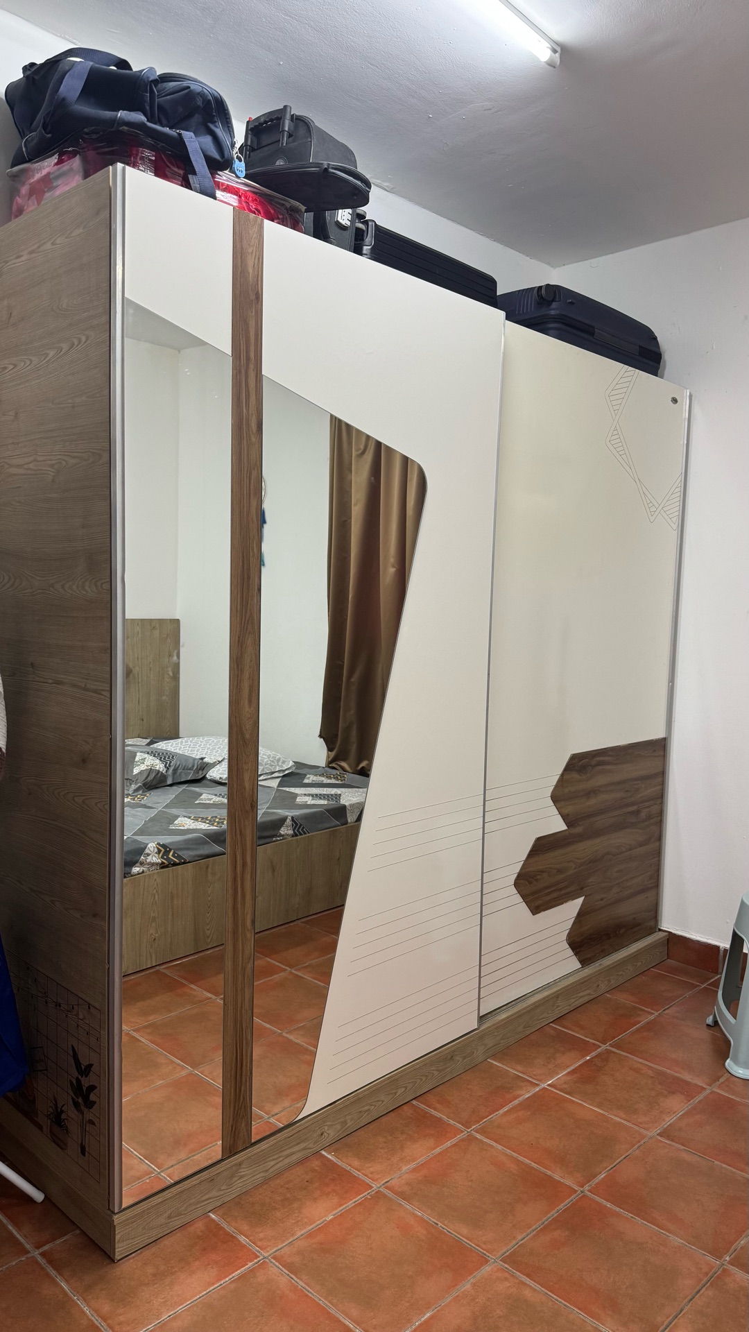 Sliding Wardrobe and Dressing Table - Image 2
