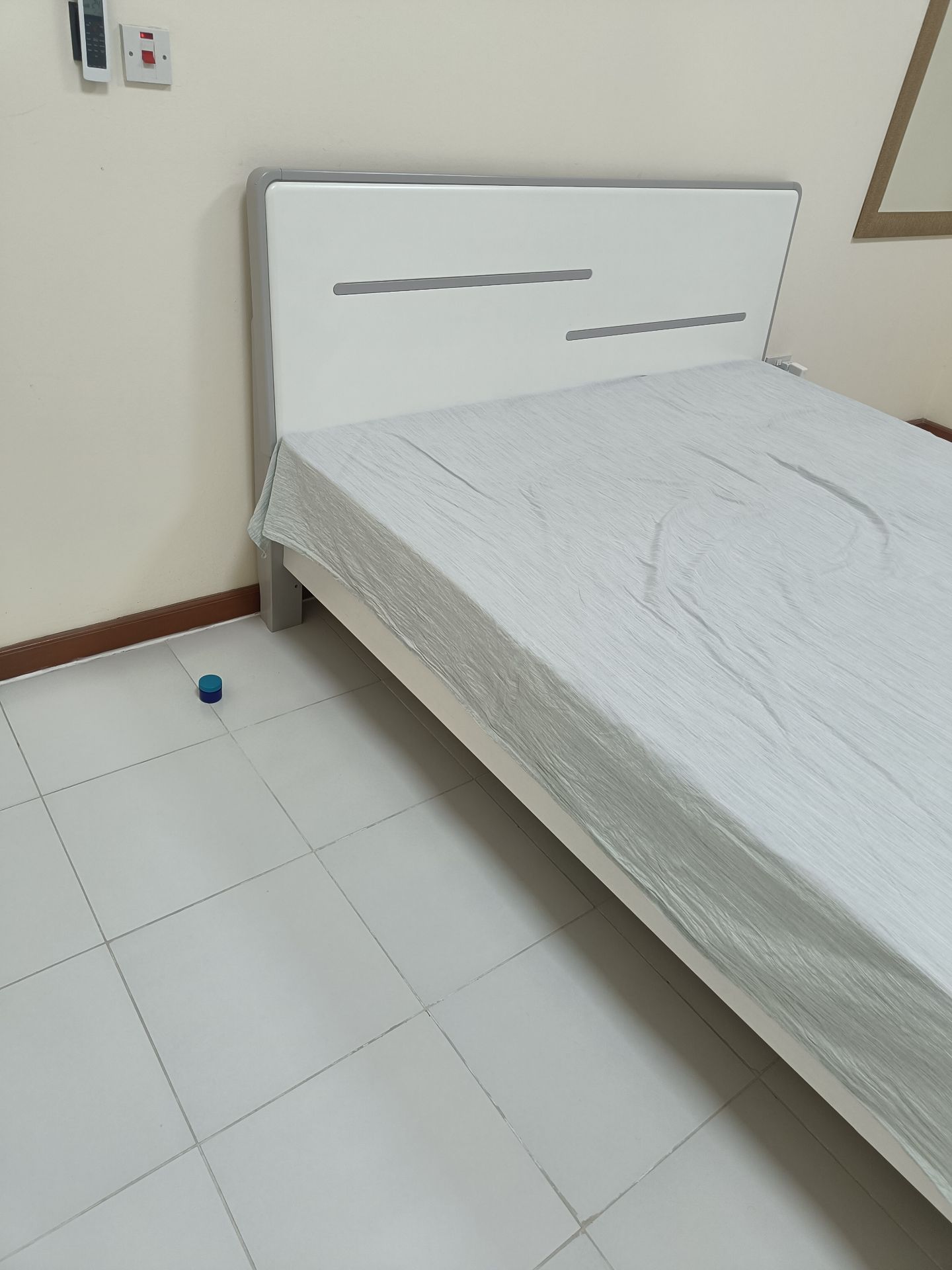 King size bed along with mattress - Image 1