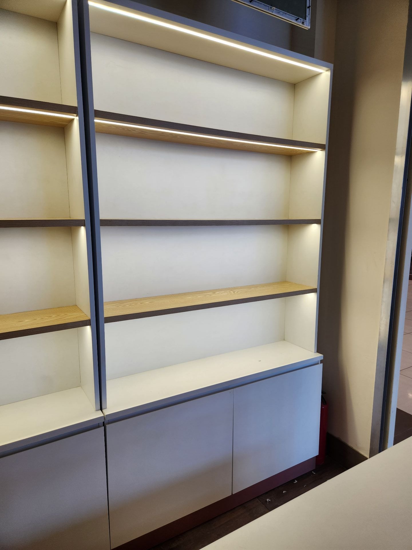 Premium Commercial Shop Furniture for Sale (Modern Design with LED Lighting) - Image 1
