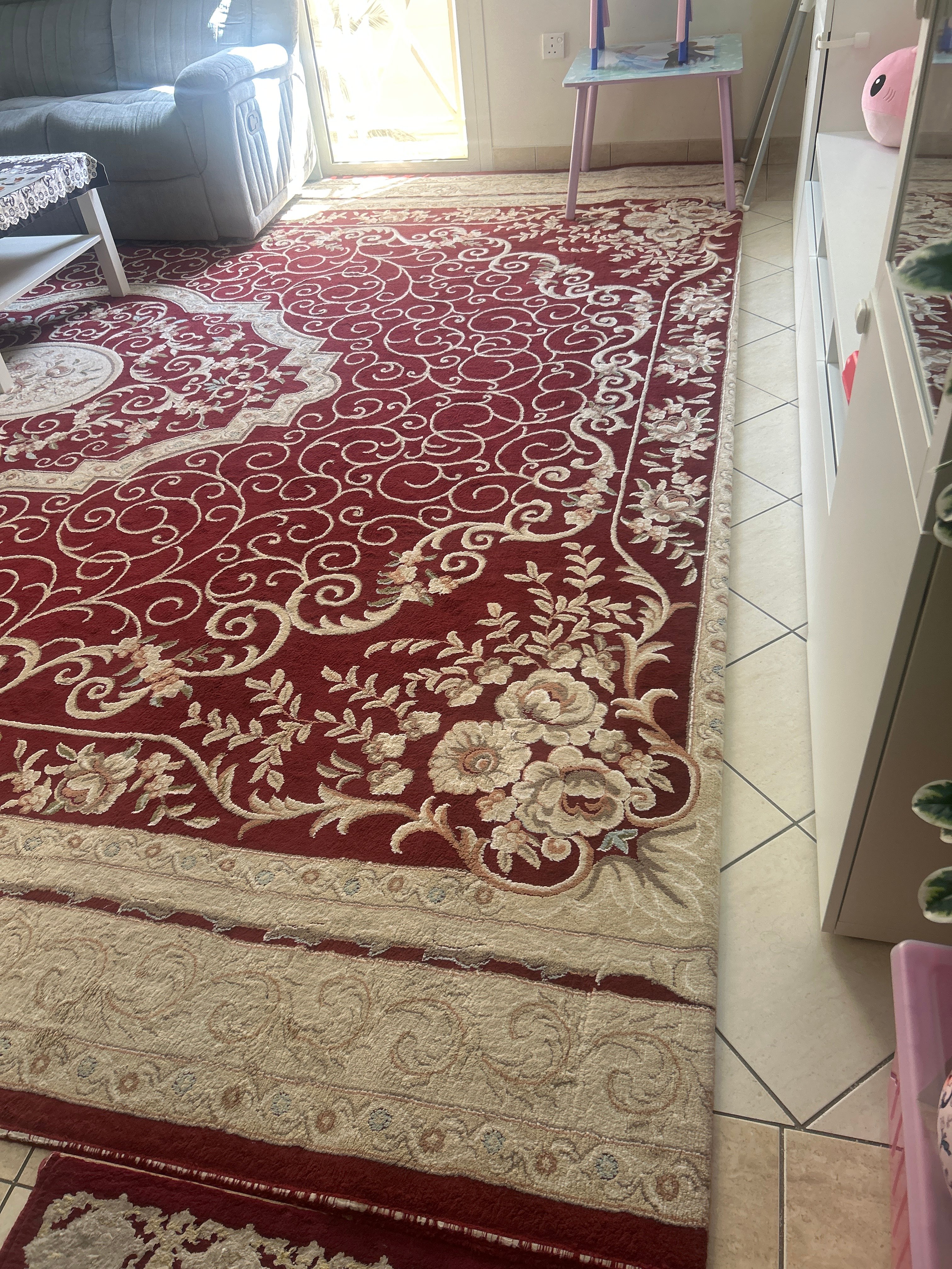 CARPET IN GOOD CONDITION - Image 1