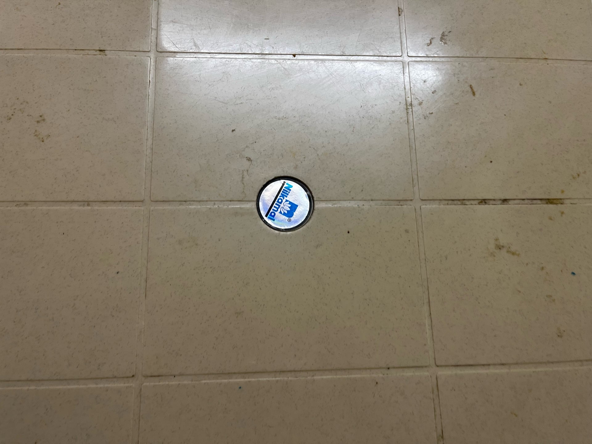 Plastic NEELKAMAL table - Image 1