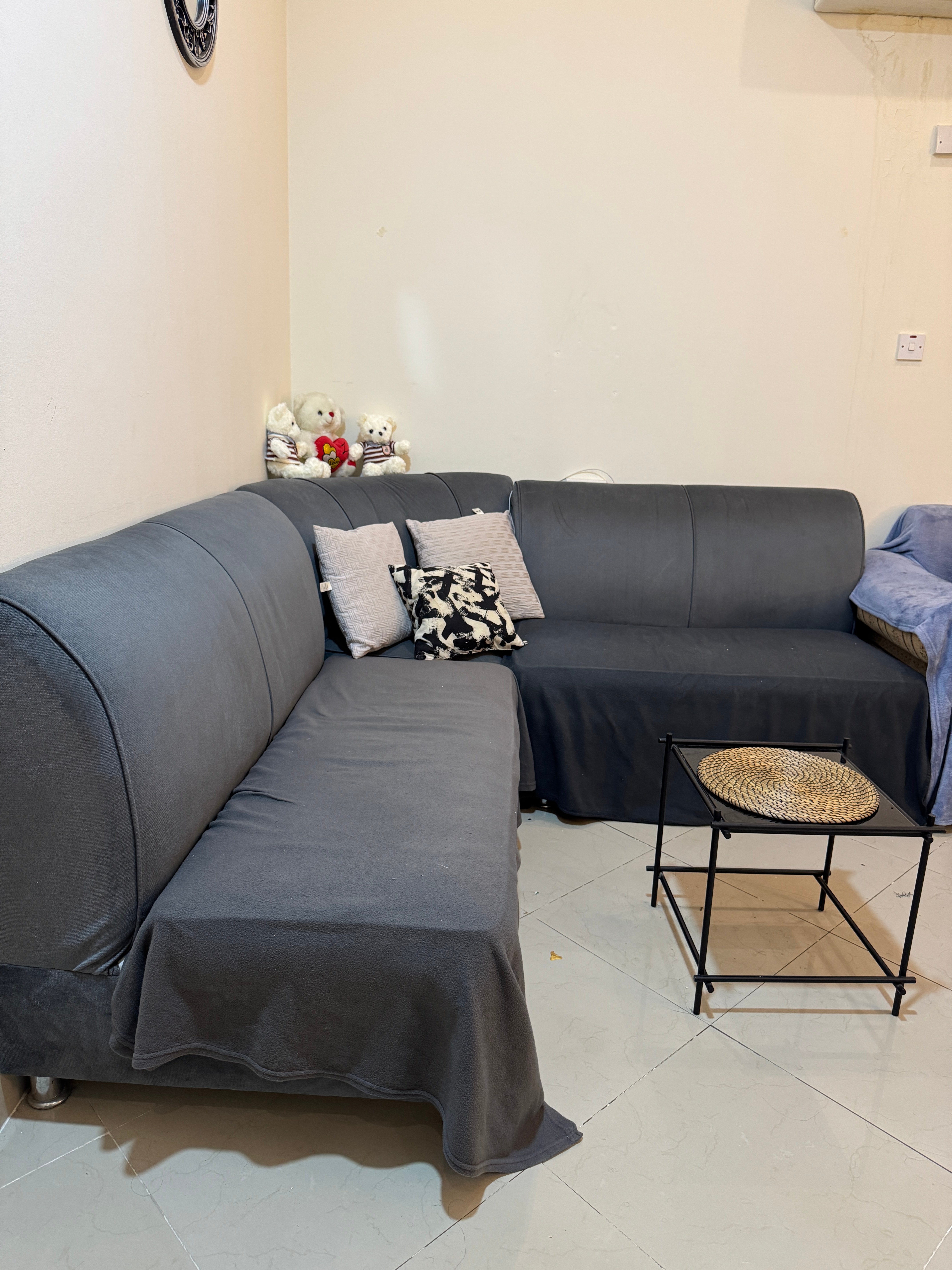 Corner sofa, no damage. very good condition  - Image 2