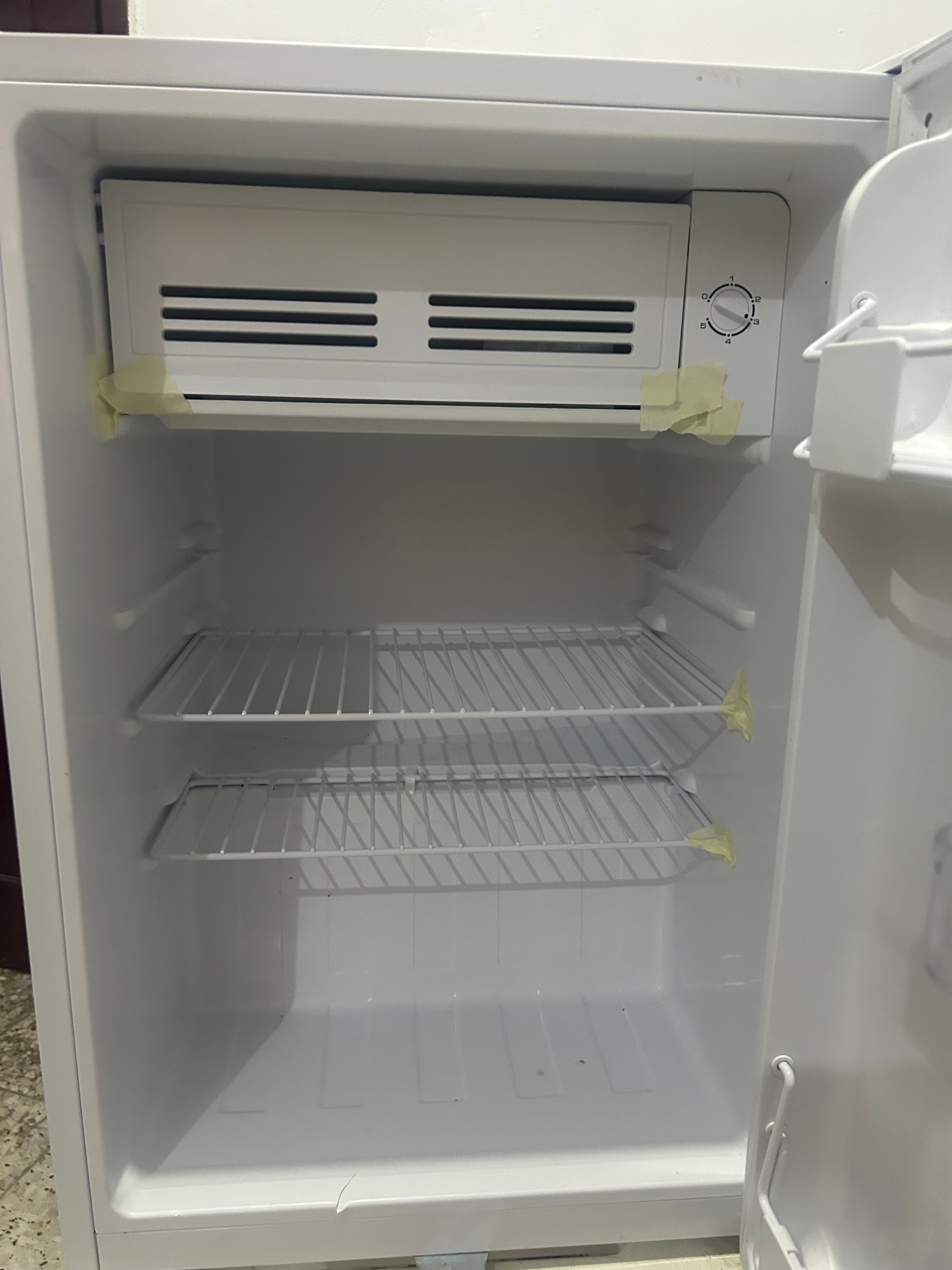 Used mini refrigerator  - Image 2