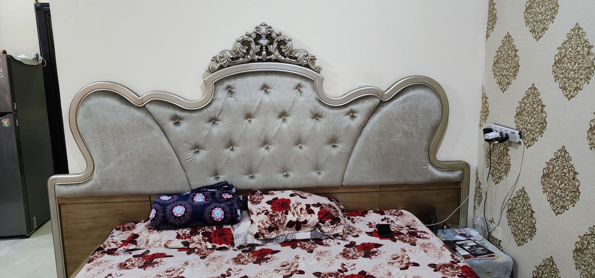 Big size wooden bed fram - Image 9