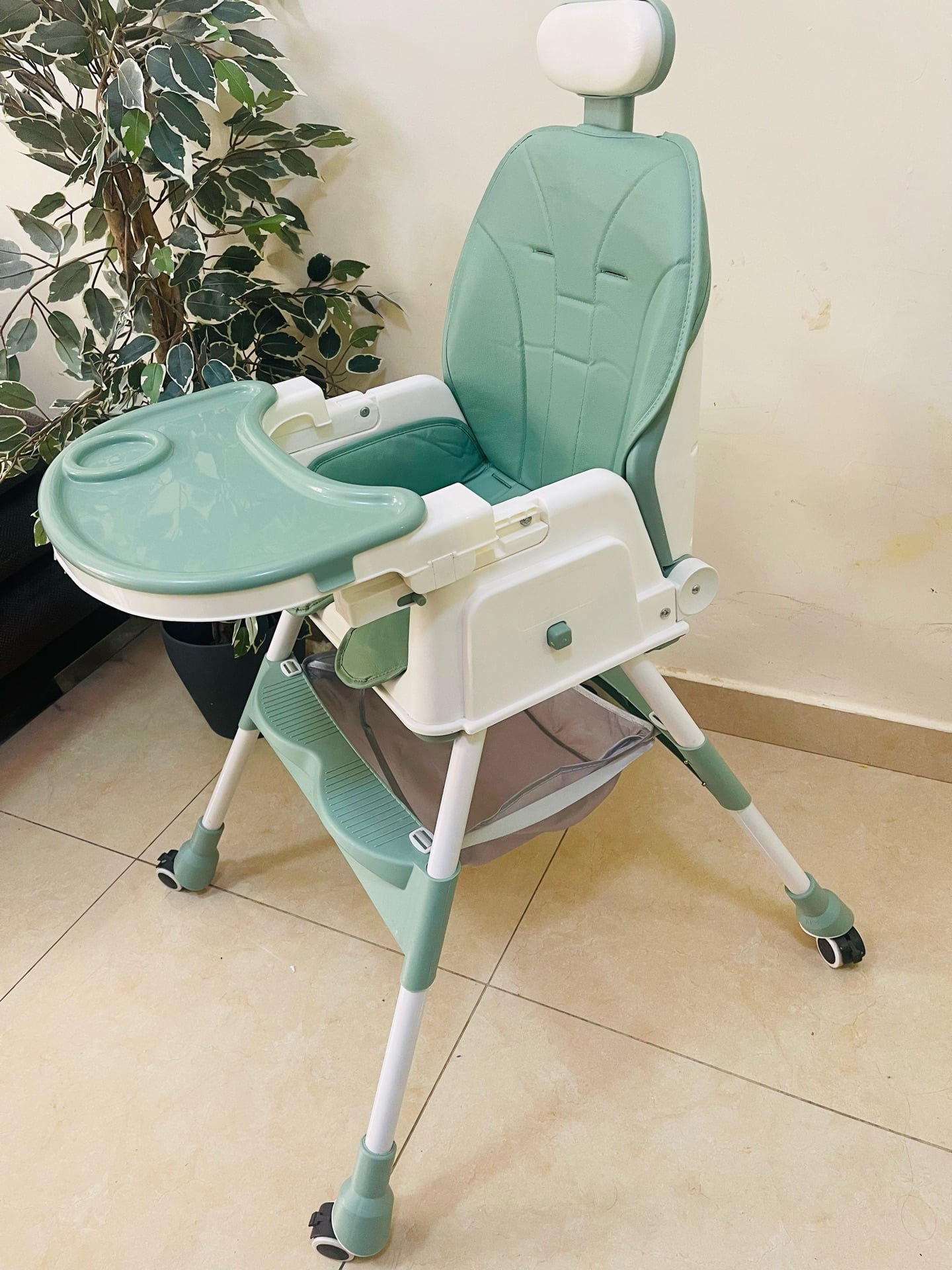 Kids chair come with food tray - Image 7
