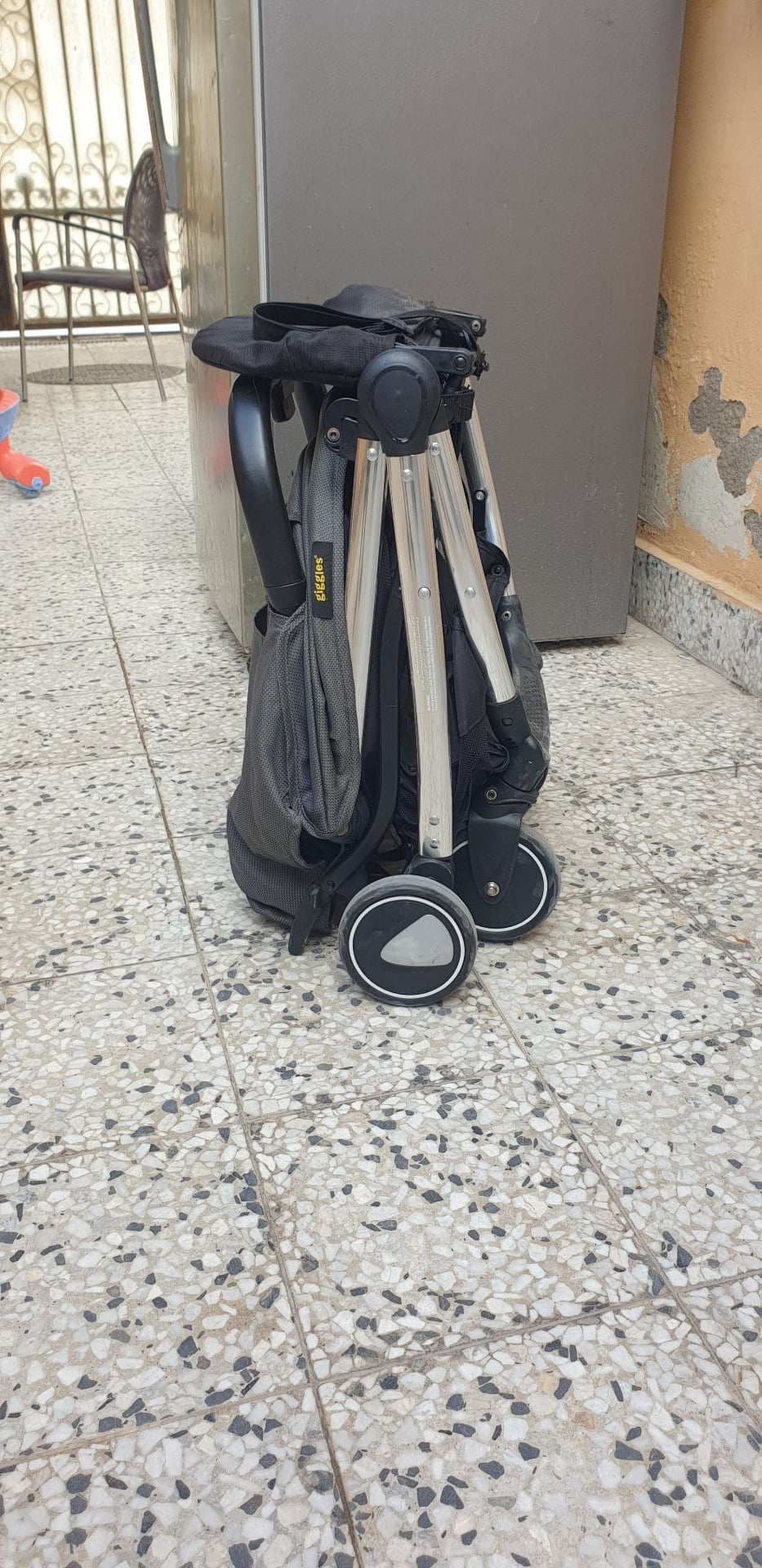 Stroller giggles - Image 2