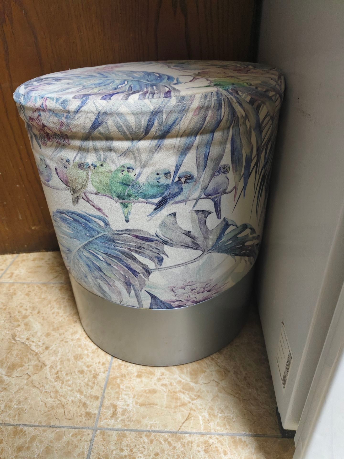Seater - Image 1