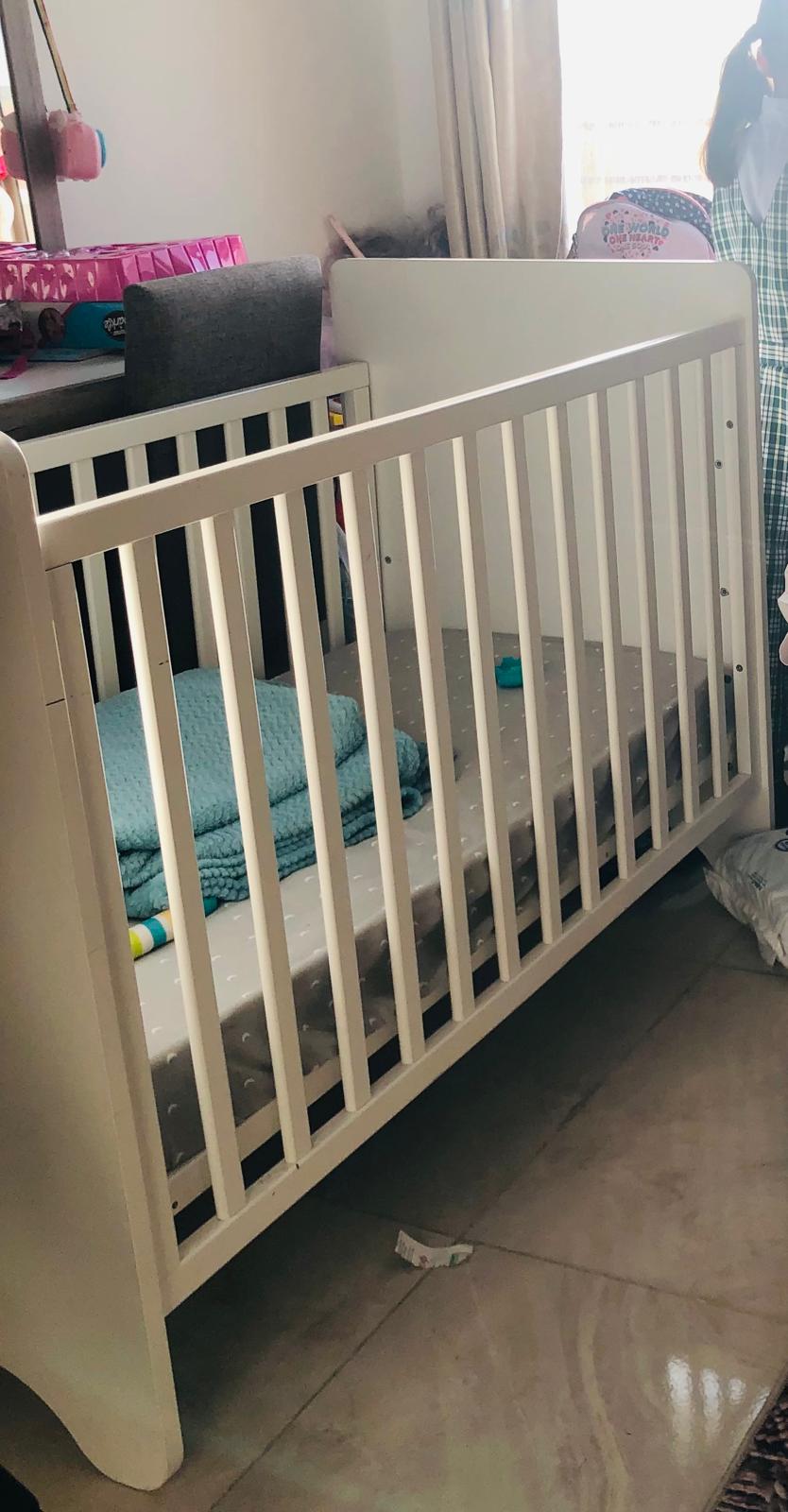 Baby crib - Image 4