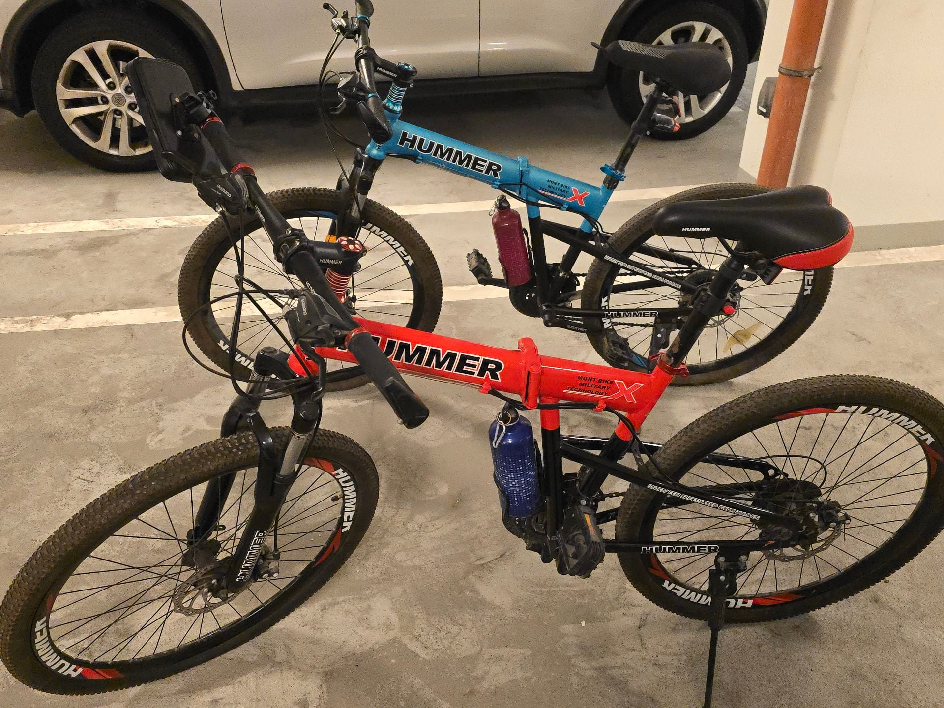 2xHummer Bicycles with helmets 26inch - Image 1