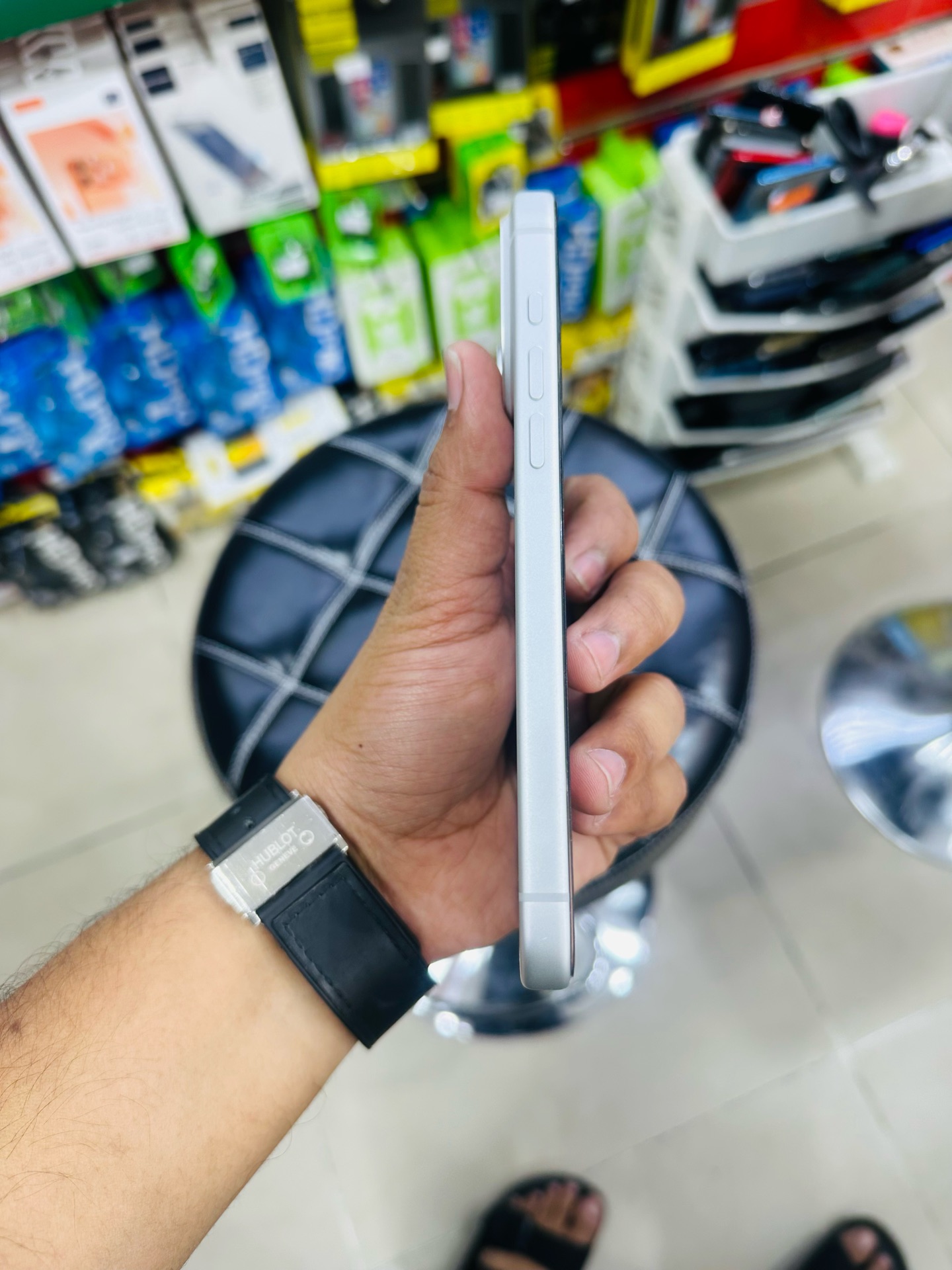 Used iphone 17 pro max 256 - Image 5