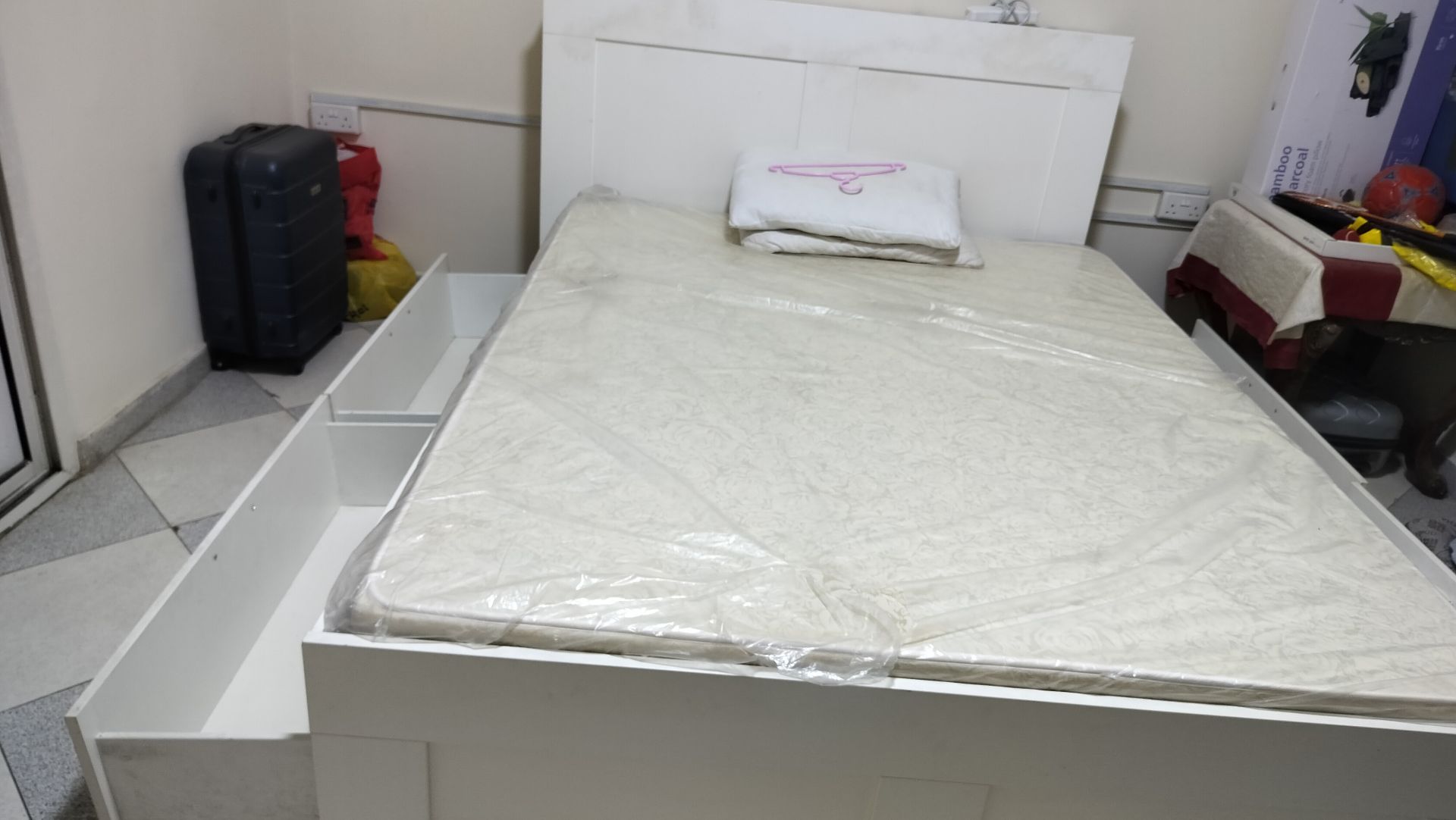 Bedsed with mattress - Image 3