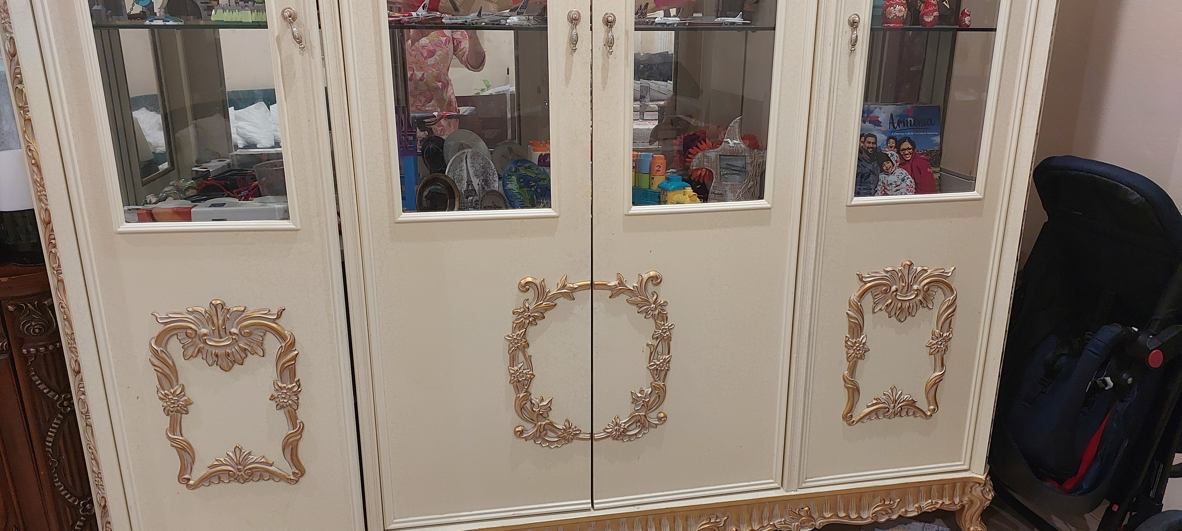 4 door crockery cupboard  - Image 5