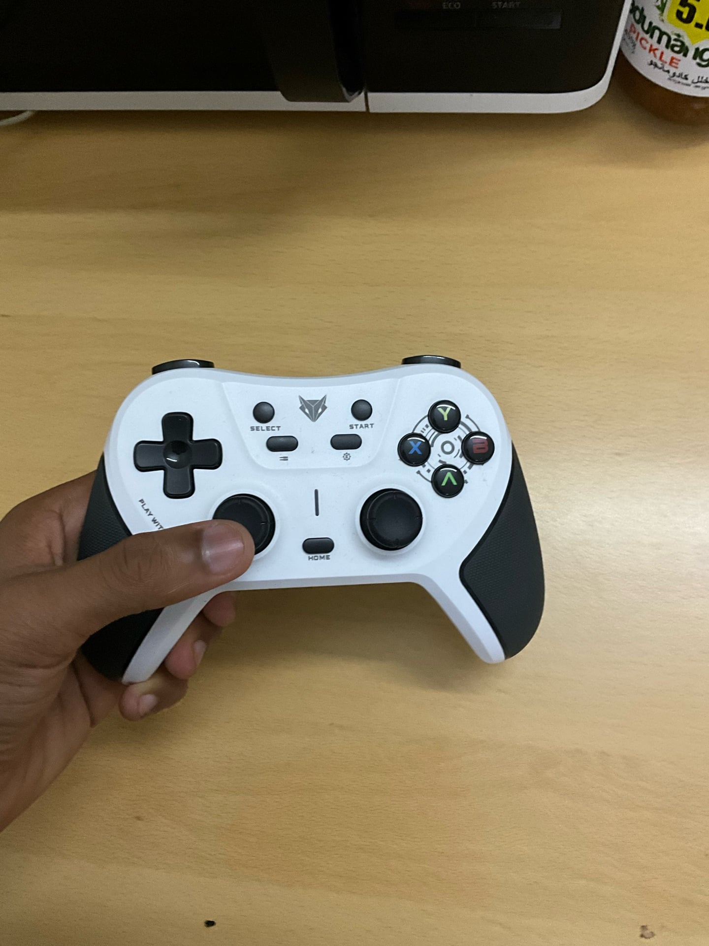 EvoFox One S gaming controller - Image 1
