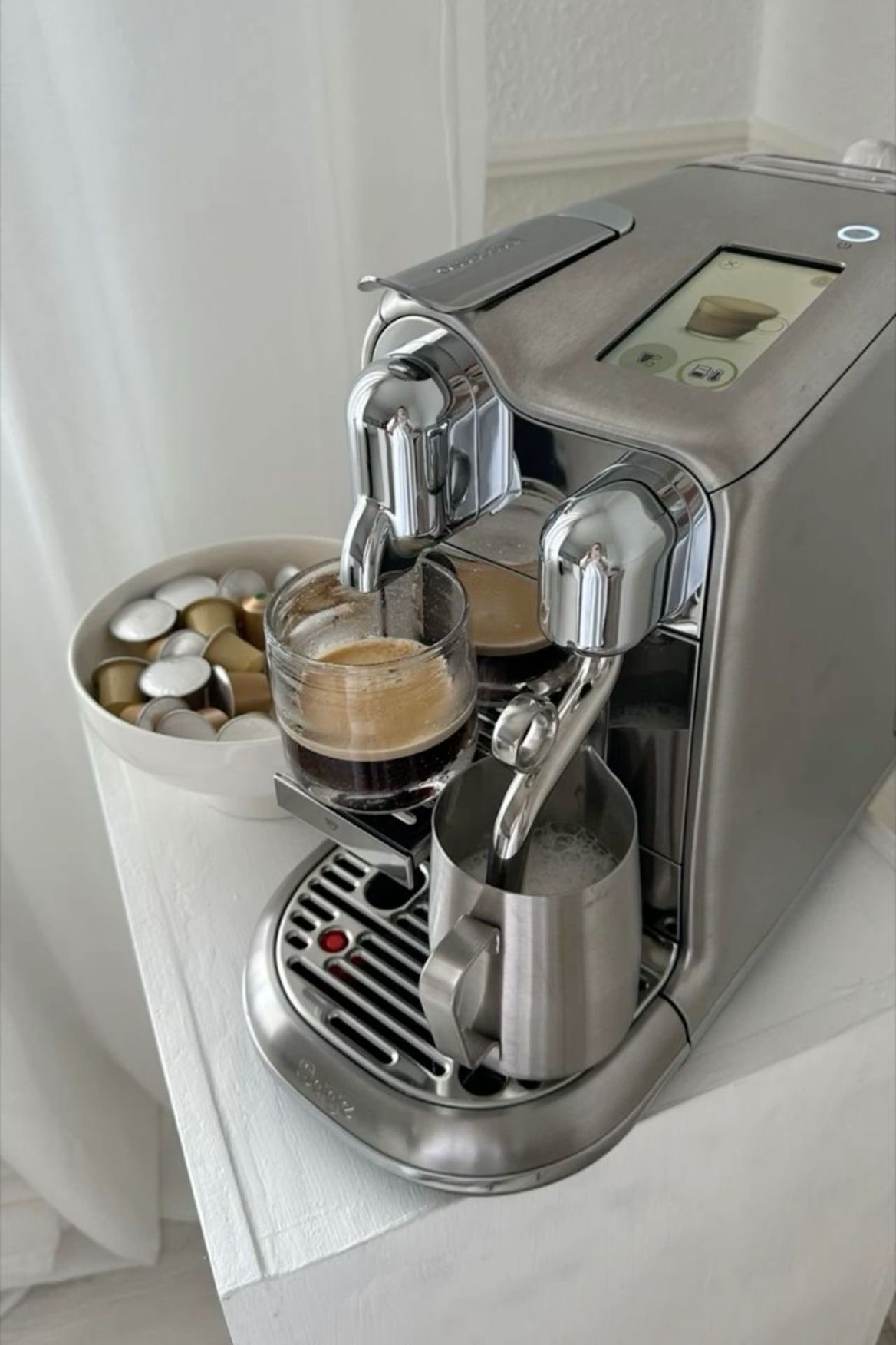 Nespresso Coffee Machine Creatista Pro - Image 2