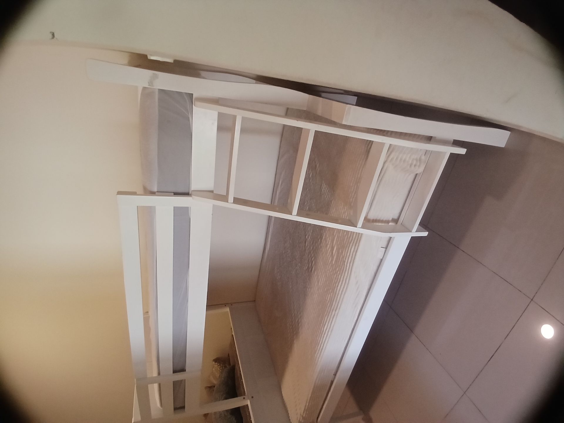 White buncj bed with matress - Image 2