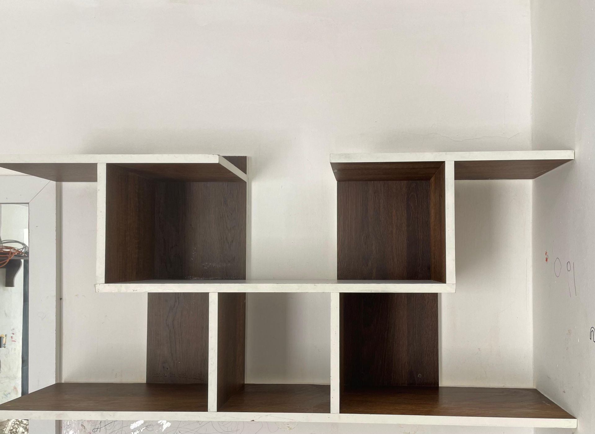 Solid wood shelf - Image 1