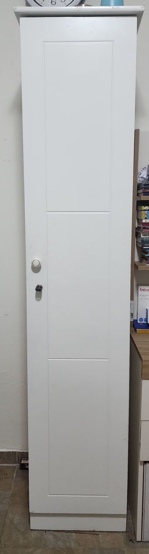 Single door cupboard  - Image 3