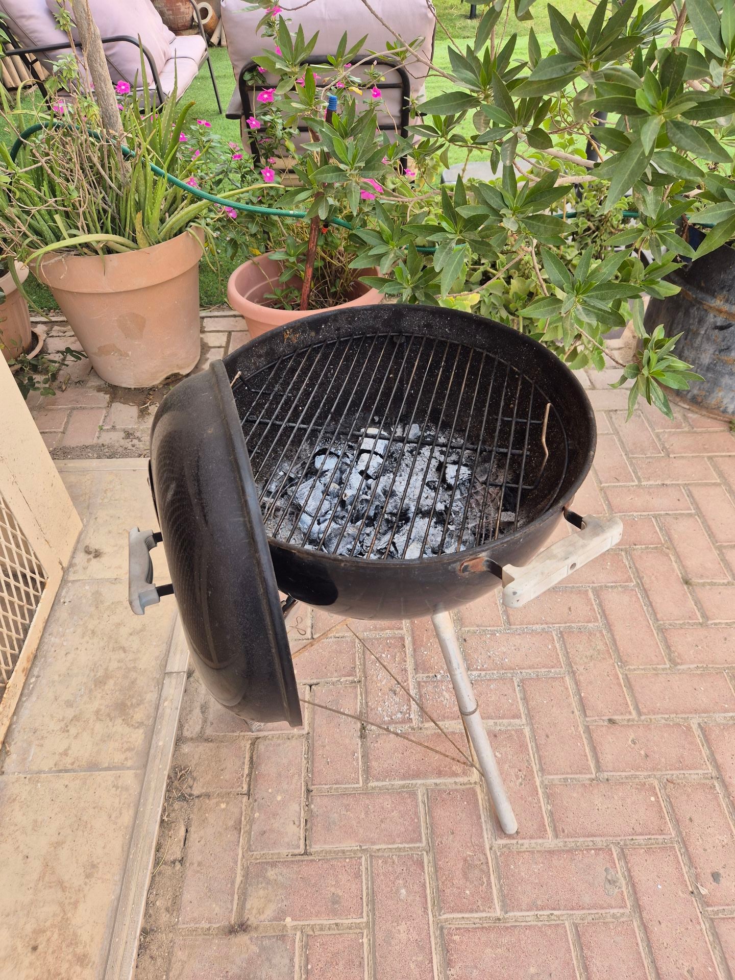 Weber BBQ Grill - Image 4