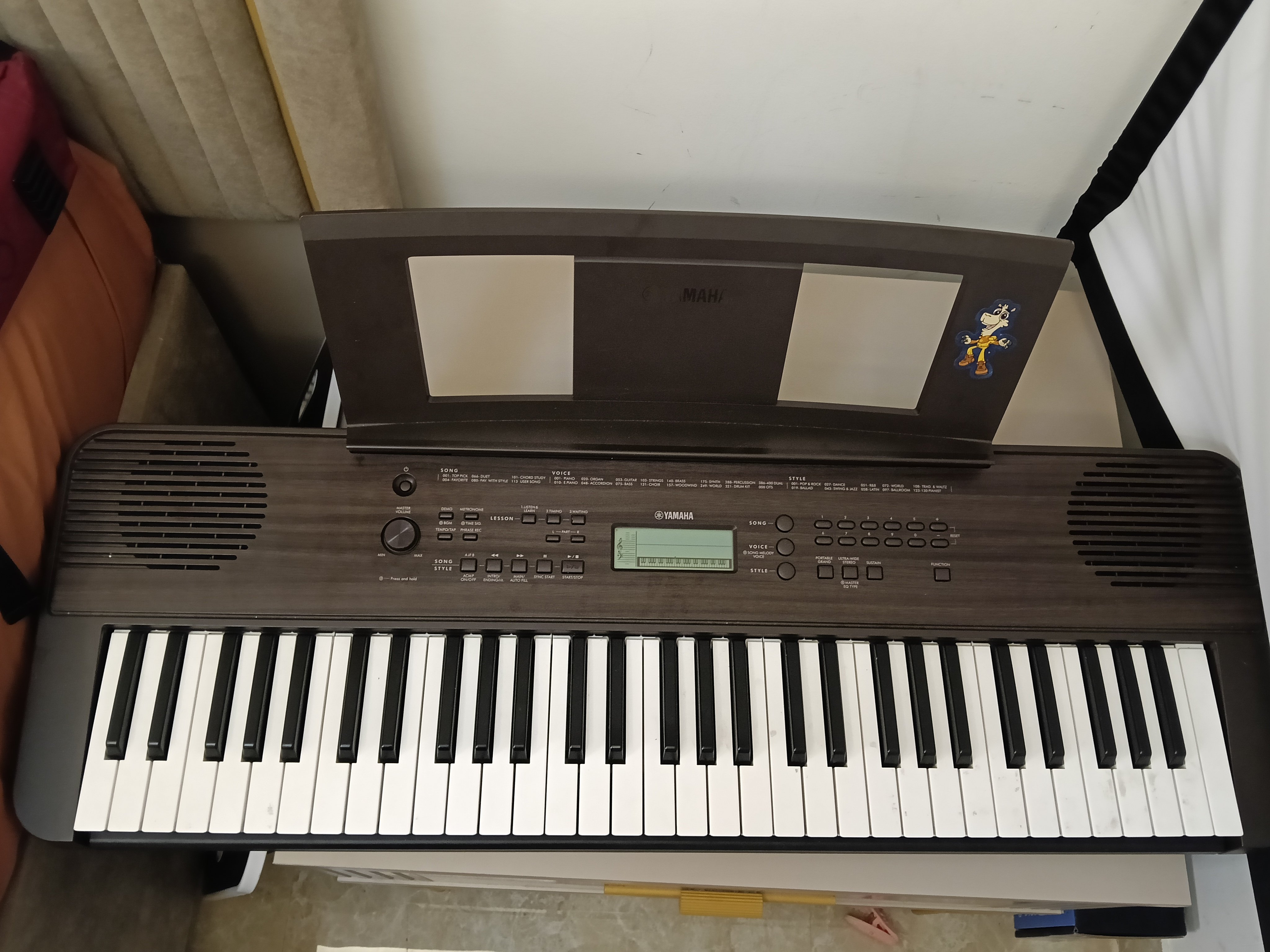 YAMAHA KEYBOARD - Image 1