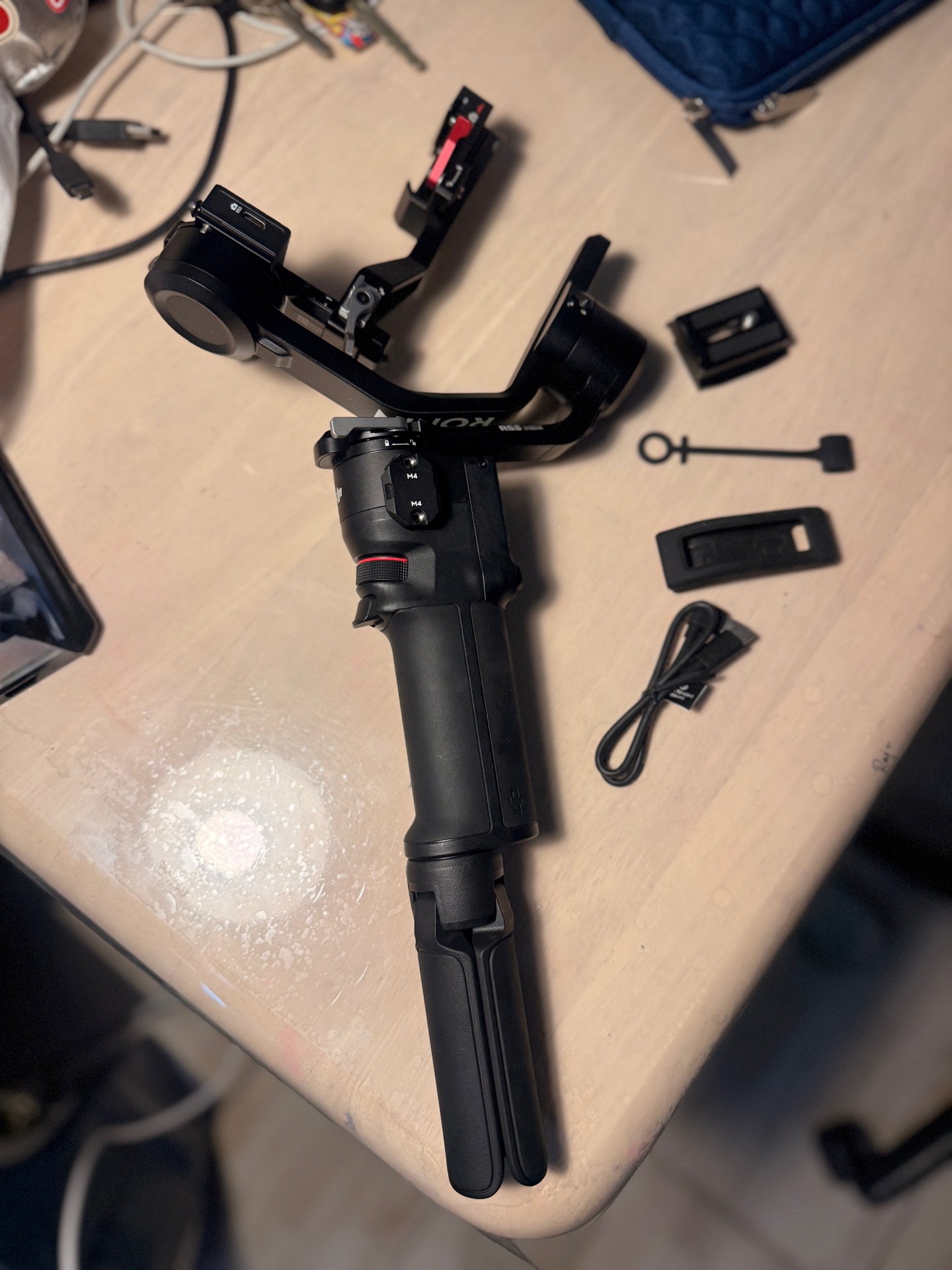 DJI RS3 MINI - ALMOST NEW USED TWICE - Image 2