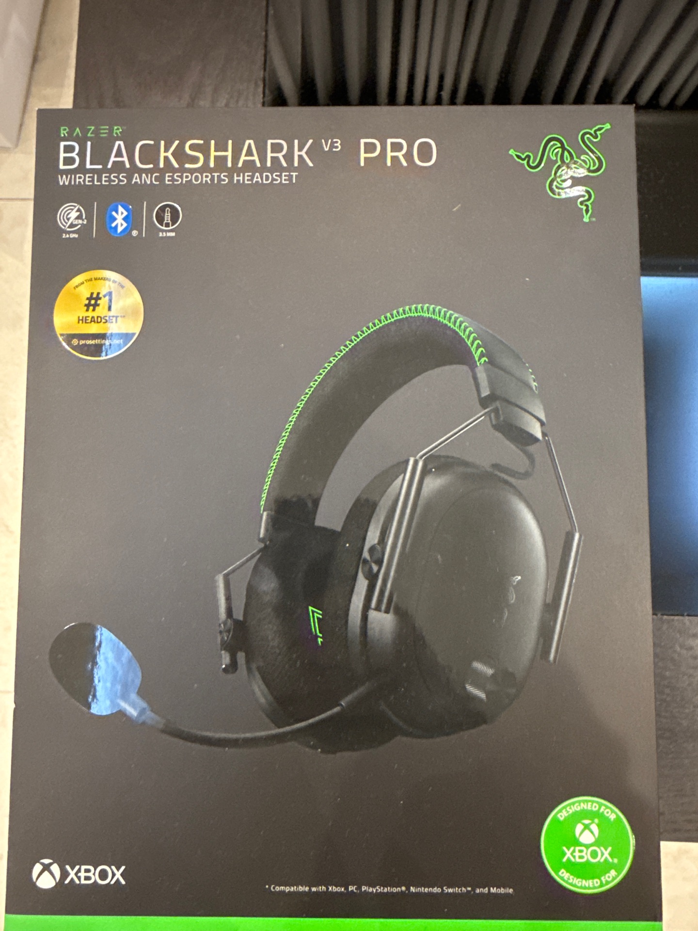 Razer BlackShark V3 Pro Xbox/PC Headset Used Once - Image 1