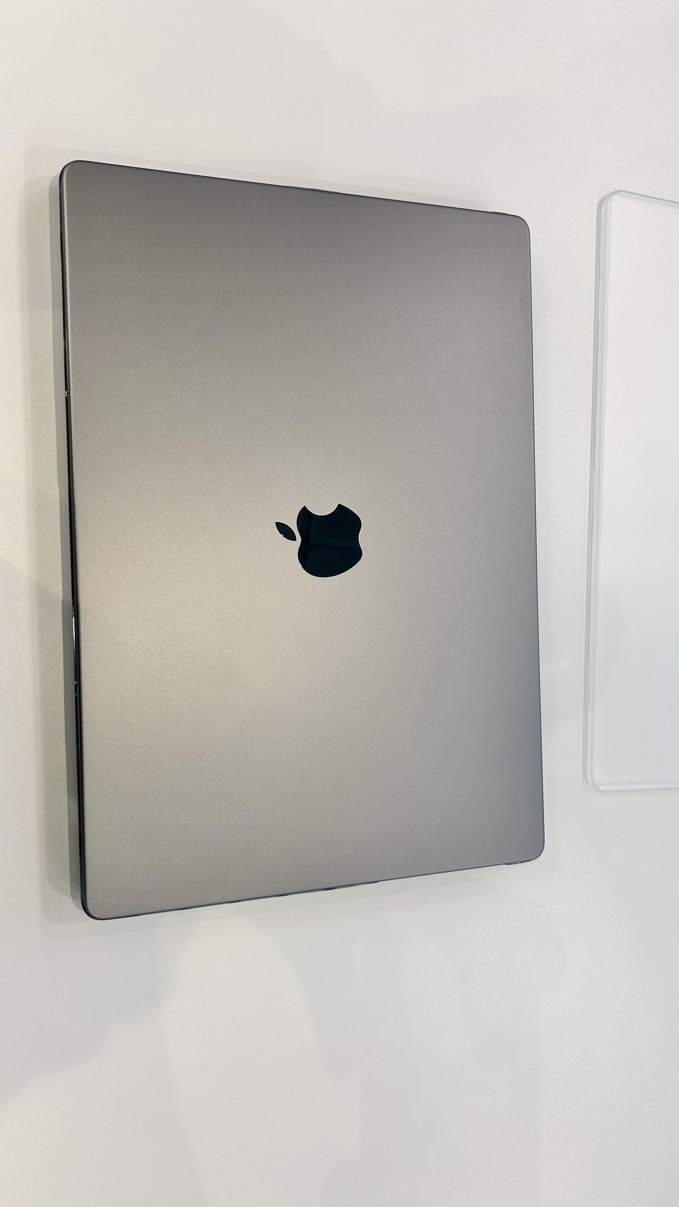 Apple MacBook Pro 16-inch (2021) M1 Pro 1TB – 16GB RAM - Image 2