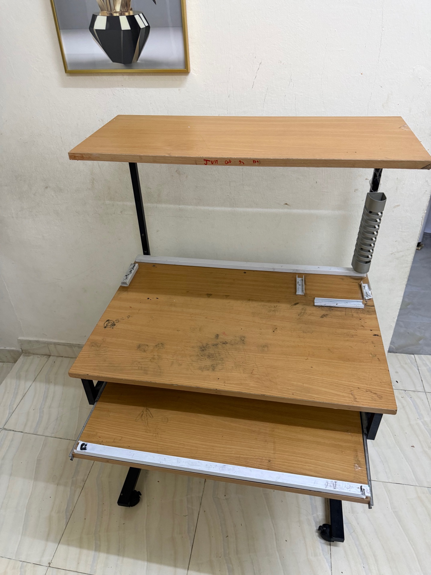 Used Computer Table Free  - Image 4