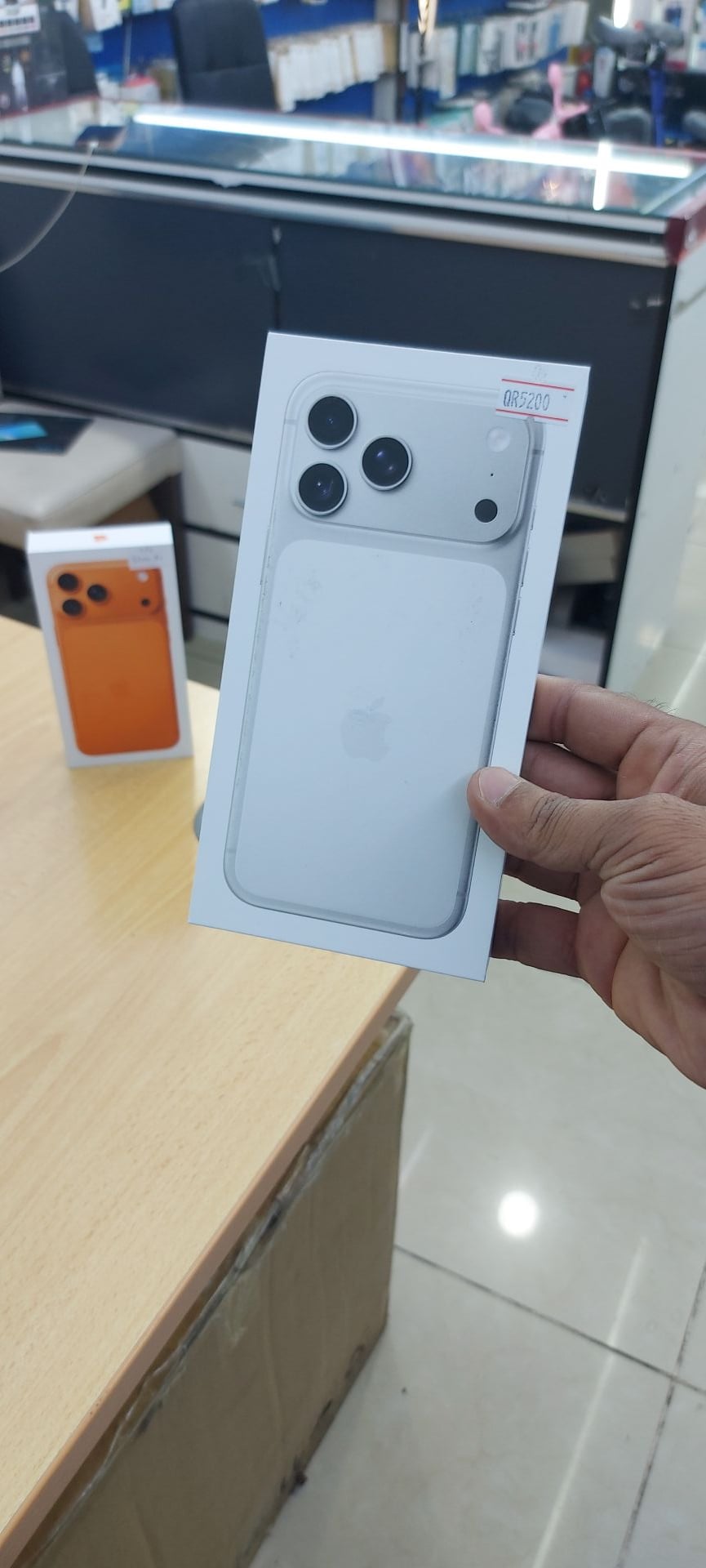 BRAND NEW 17PROMAX 256 GB ALL COLOUR  - Image 5