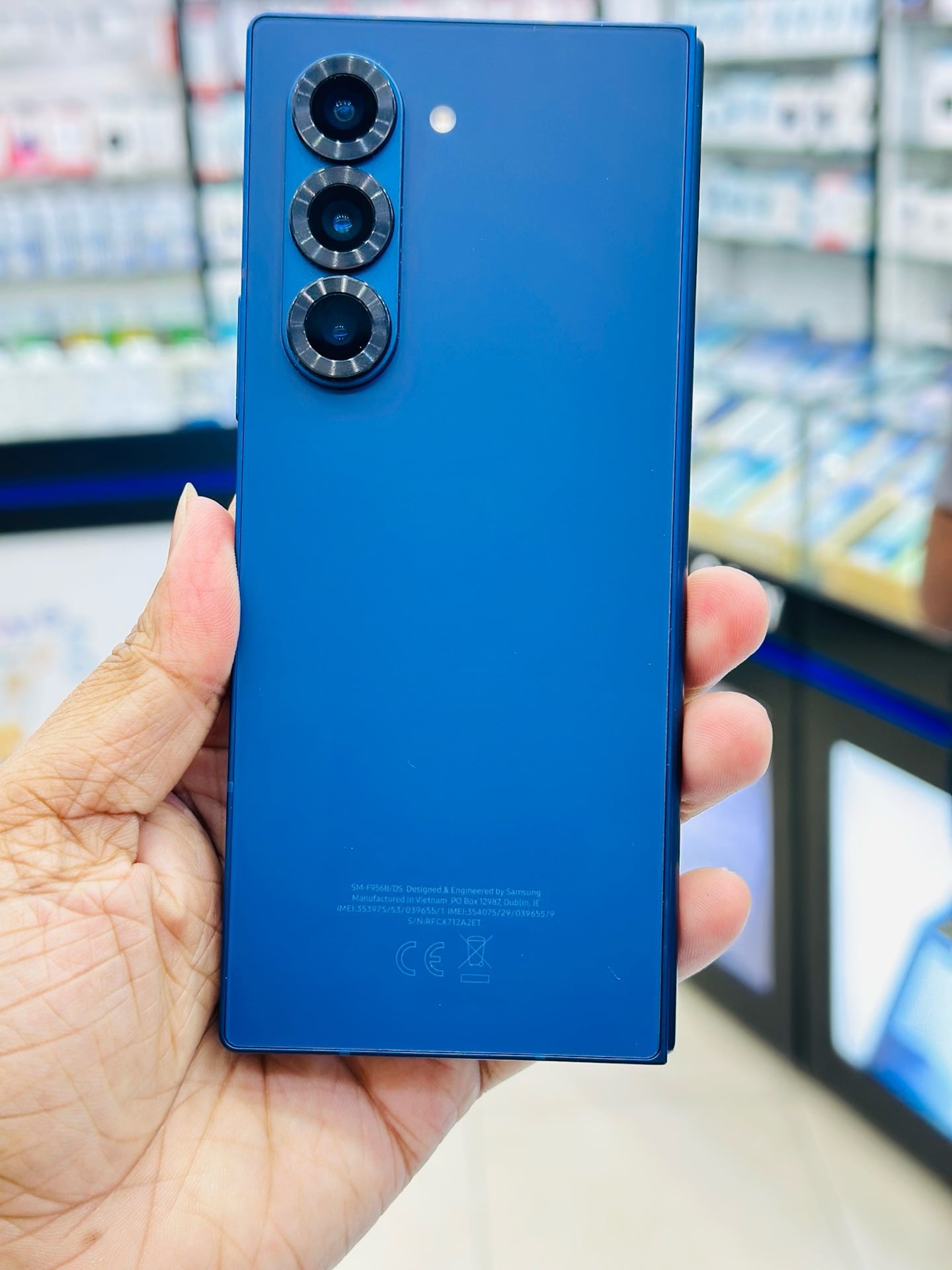 Samsung Galaxy Z Fold-6 - Image 3