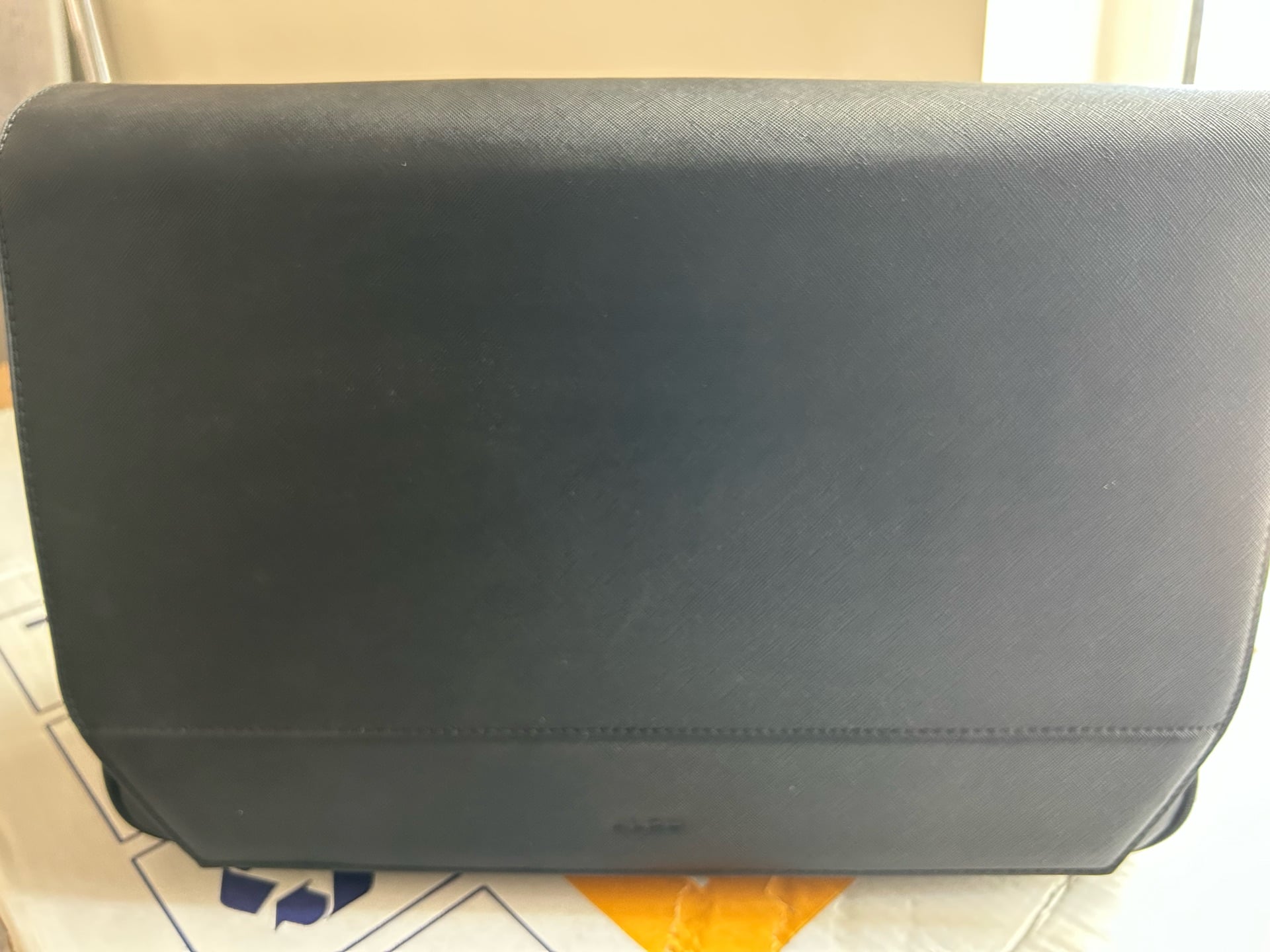 Laptop and business bag - Image 3
