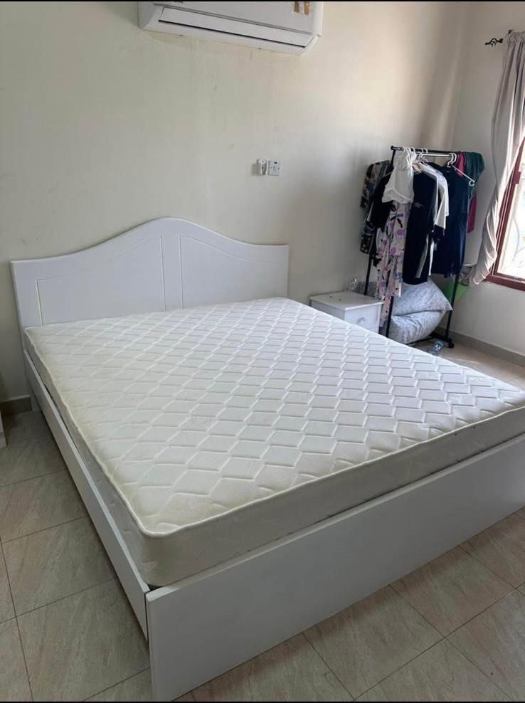 King size bed with mattress - Image 1