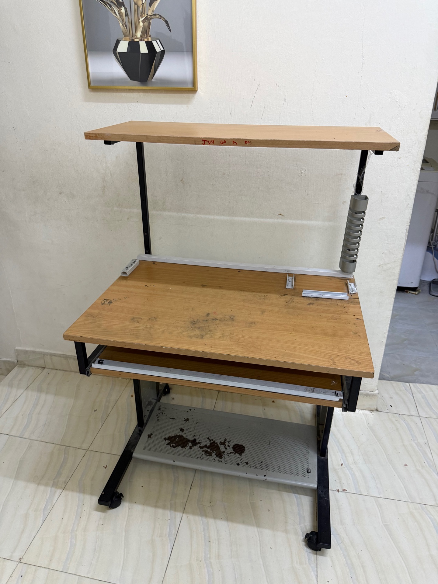 Used Computer Table Free  - Image 2