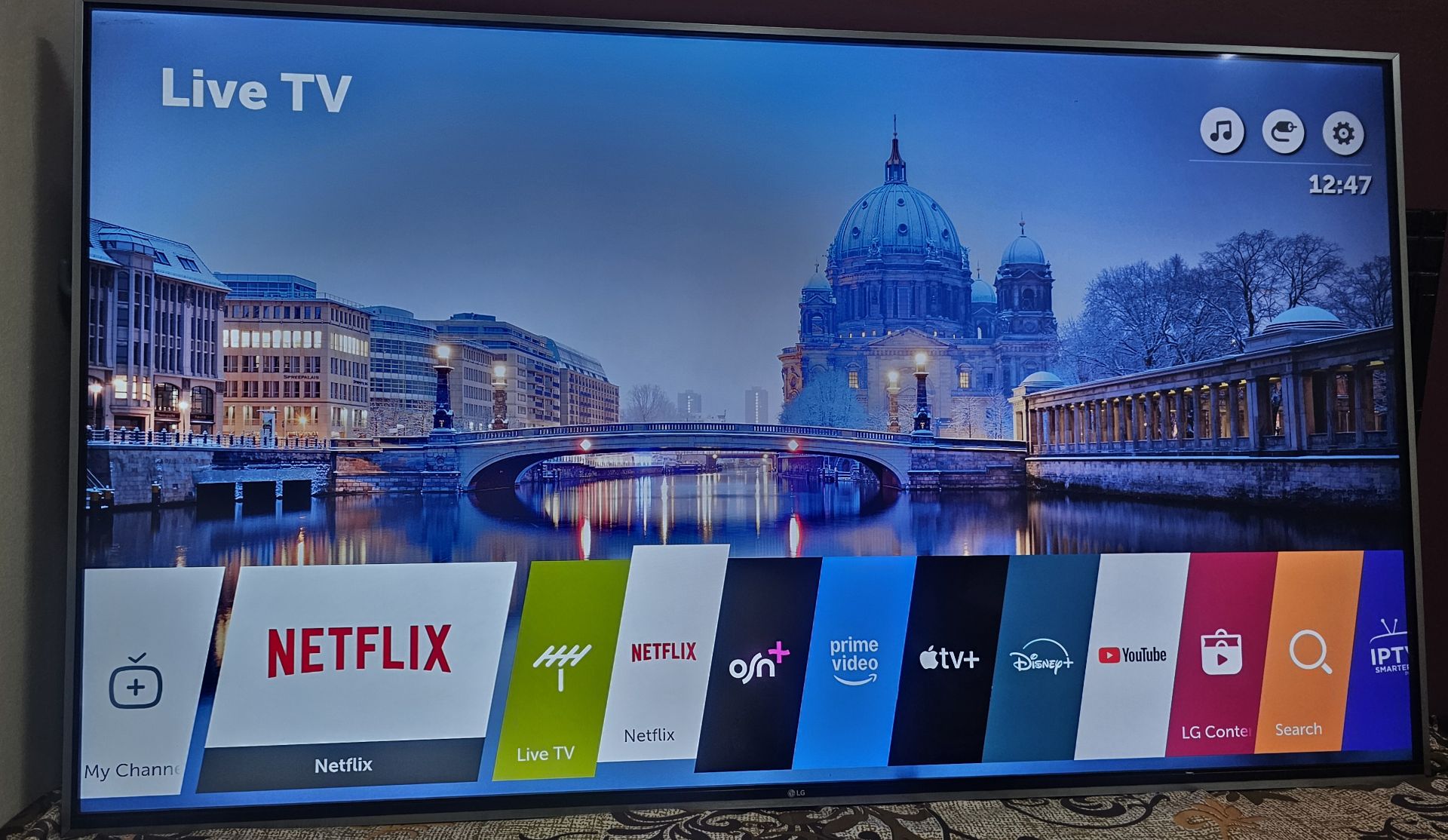 49" ANDROID TV - Image 1