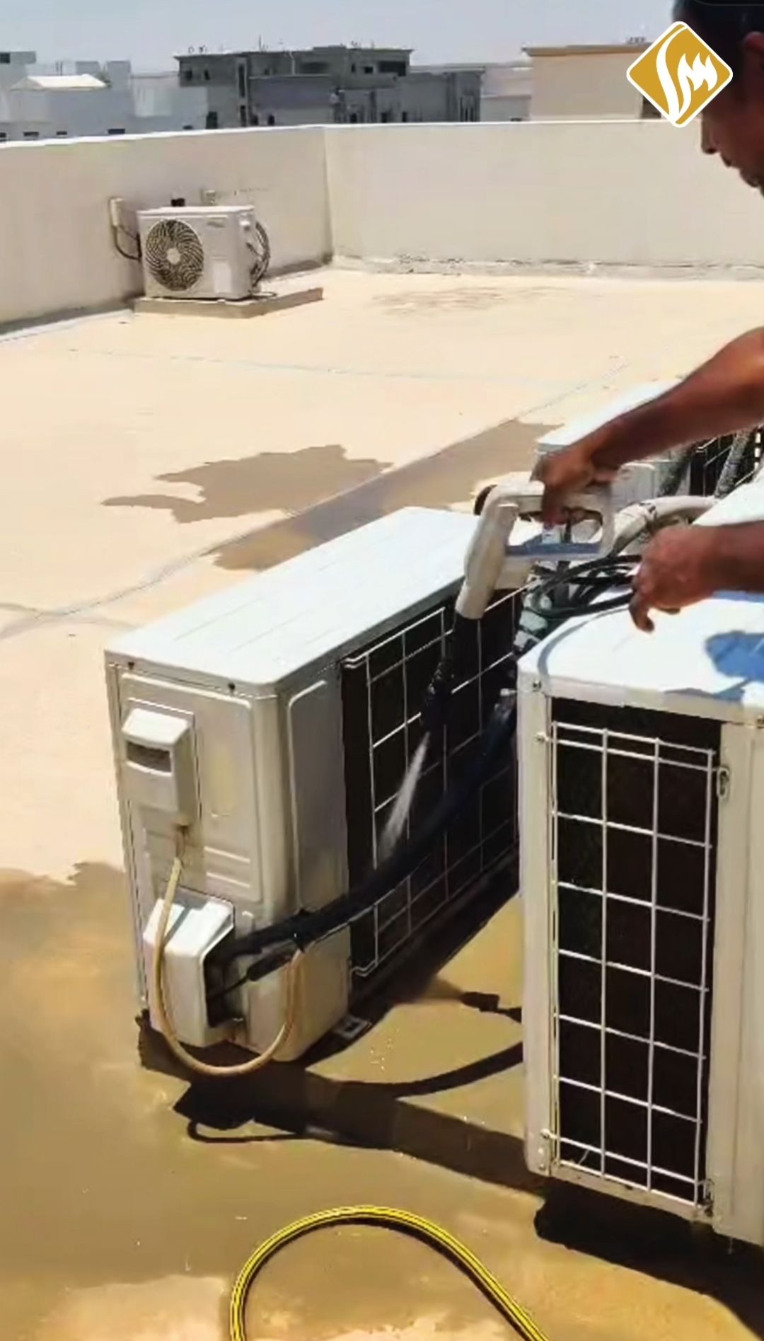 We offer all types of air conditioning maintenance and services - Image 7