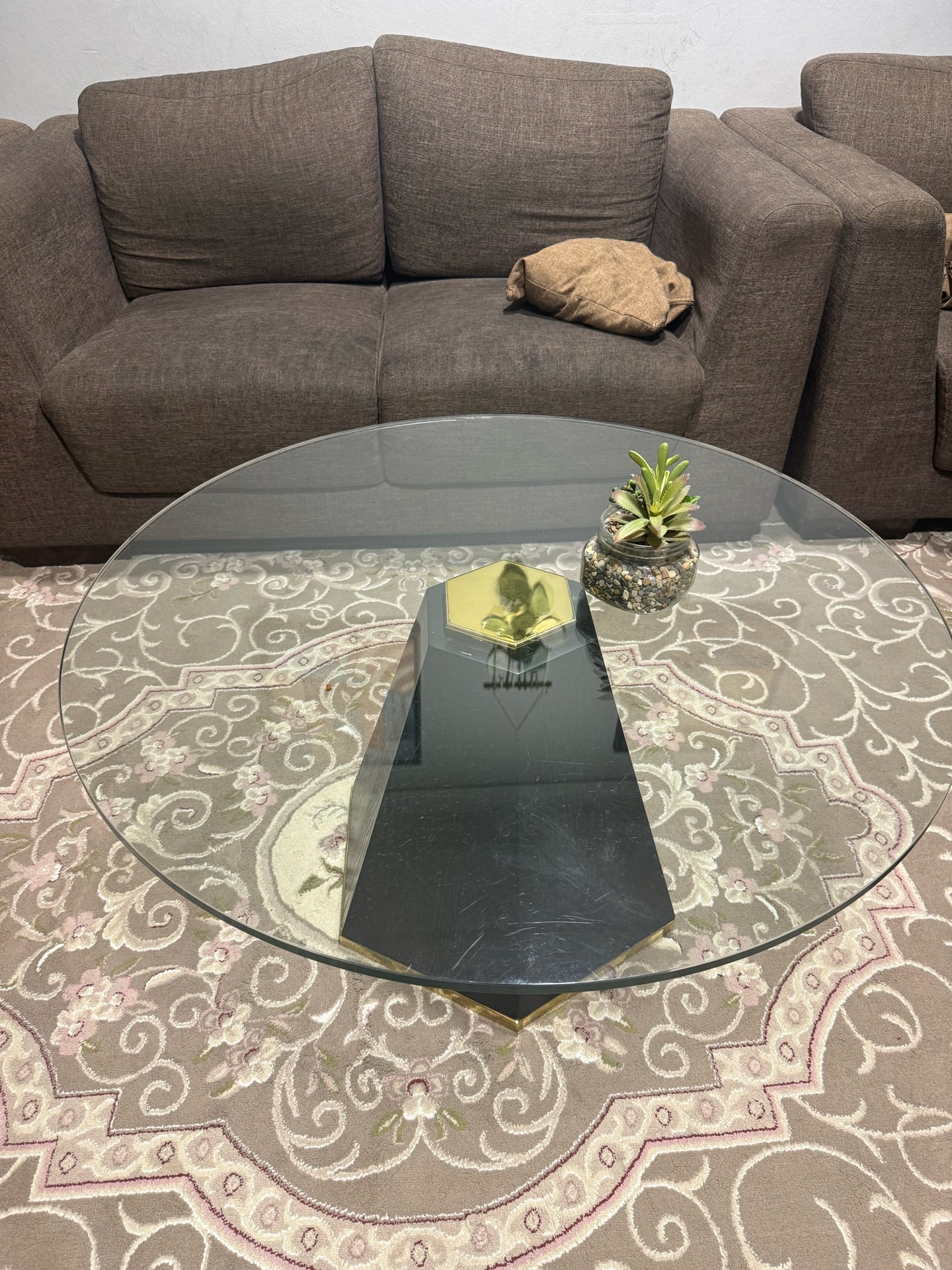 Glass round table - Image 1