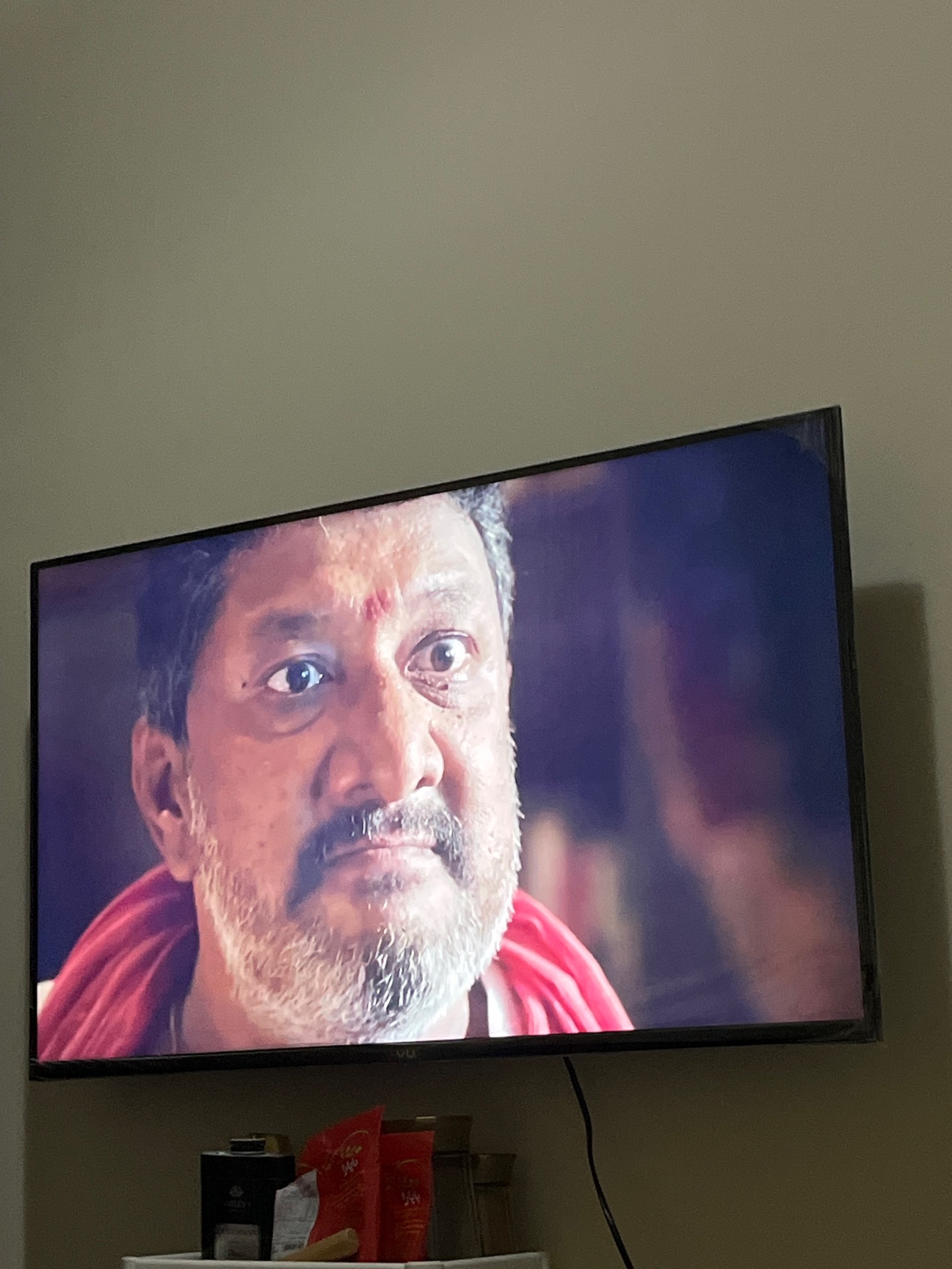 VU 43 inch smart tv - Image 4