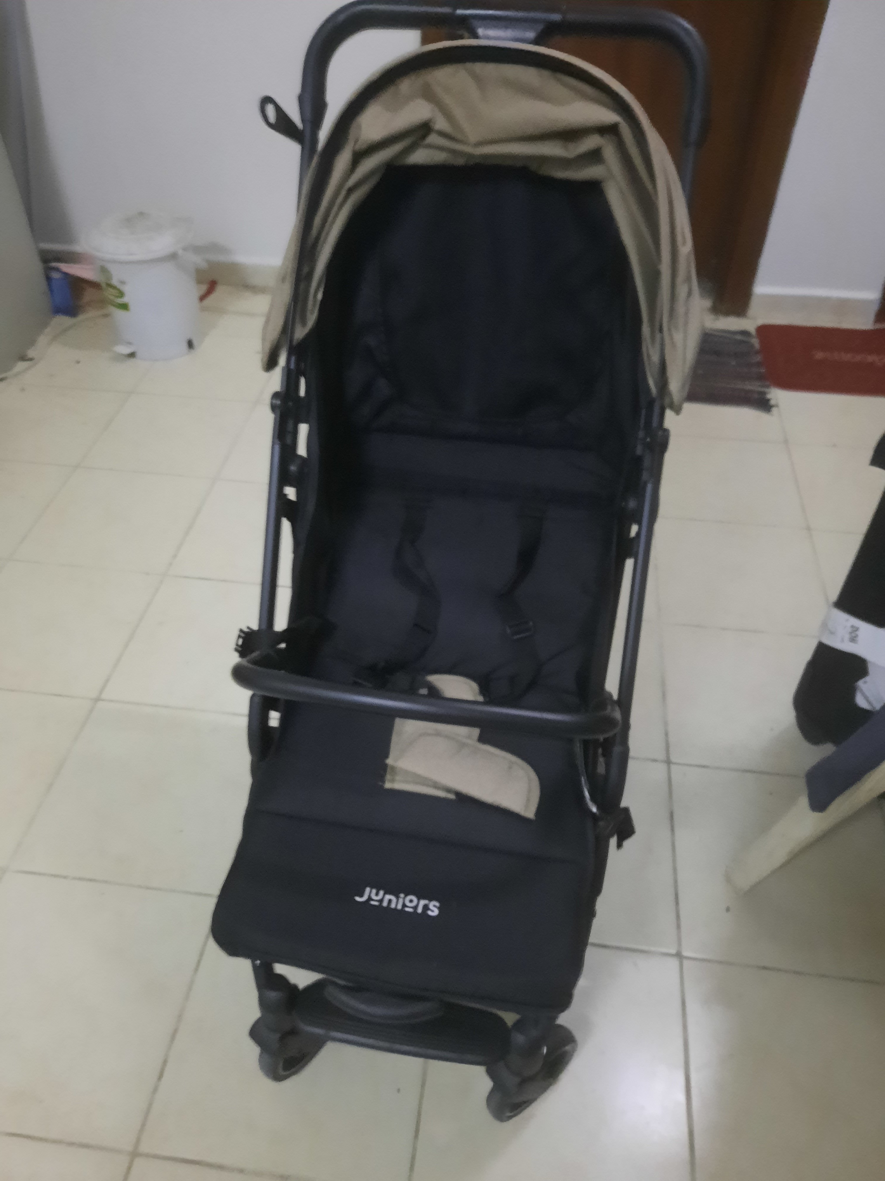 عربة أطفال Juniors بحالة ممتازة - Image 3